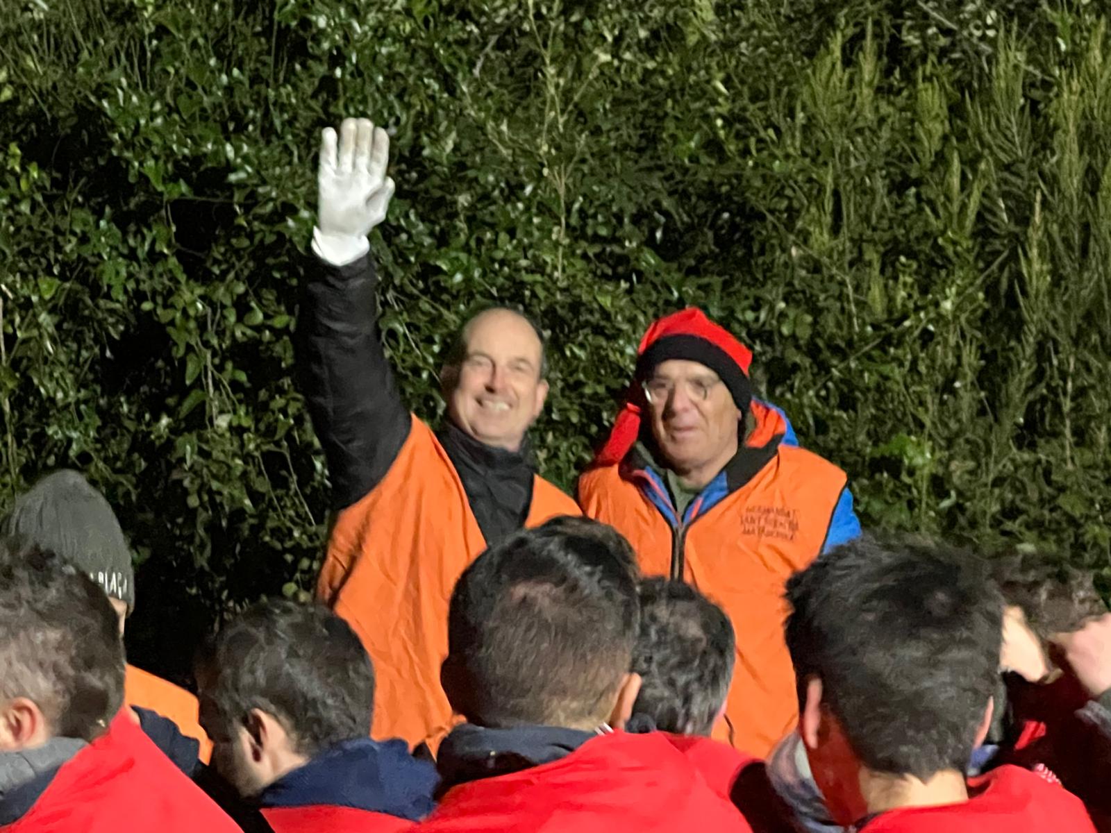 Matadepera ha celebrat aquest dissabte, 10 de gener, una de les activitats més popular de les Festes de Sant Sebastià, la Baixada del Pi. Centenars de persones en aquesta tradicional jornada que va gaudir d'un ambient plenament festiu i sense incidents. Una de les principals novetats d'enguany ha estat el canvi d'ubicació del sopar de la baixada del pi, que es va traslladar al carrer Enric Genescà a causa de les restriccions per la pesta porcina | Salvador Cot