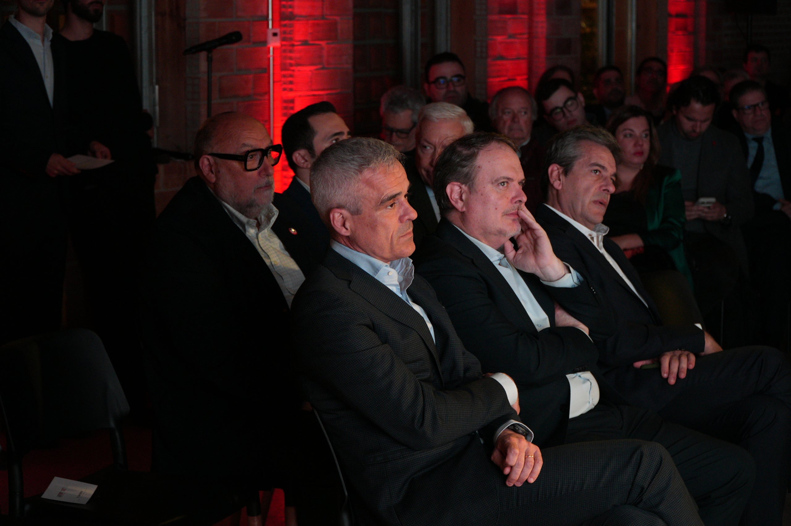 Escollint com a marc l'espai carregat d'història del Vapor de Prodis, els responsables del centre tecnològic Leitat (Laboratori d'Assajos i Investigacions Tèxtils de l'antic Acondicionamiento Tarrasense; nascut el 1906, i ara de transferència de saber a tota mena d'empreses) van celebrar aquest dimarts els seus 120 anys de vida rodejats de figures locals i nacionals de la ciència i la indústria. Estaven acompanyats dels terrassencs Miquel Sàmper, conseller d'Empresa, i Josep Rull, president del Parlament de Catalunya, d'exconsellers com Jordi Baget i Roger Torrent, de diputats locals i nacionals i de membres de la patronal Cecot, la Cambra de Comerç de Terrassa i el campus egarenc de la UPC. Hi van parlar la tinenta d'alcalde de Promoció Econòmica, Meritxell Lluís, el president de Leitat, Ramón Pastor, i el director general, Jordi Cabrafiga. I van convidar per a un debat sobre el futur de la investigació científica catalana aplicada a l'empresa Josep Usall, director de l'Institut de Recerca i Tecnologia Agroalimentàries; Begoña Benito, directora del Vall d'Hebron Institut de Recerca; Laura López, directora de projectes de recerca de l'Institut Català d'Investigació Química; i Sergi Figuerola, director de la Fundació i2CAT. Leitat desenvolupa anualment 500 projectes industrials, 89 europeus i 159 estatals d'I-D-i i presta més de 11.000 serveis avançats, des dels nous materials a la fabricació additiva en 3D, passant per fonts de proteïnes alternatives | Jan Romero