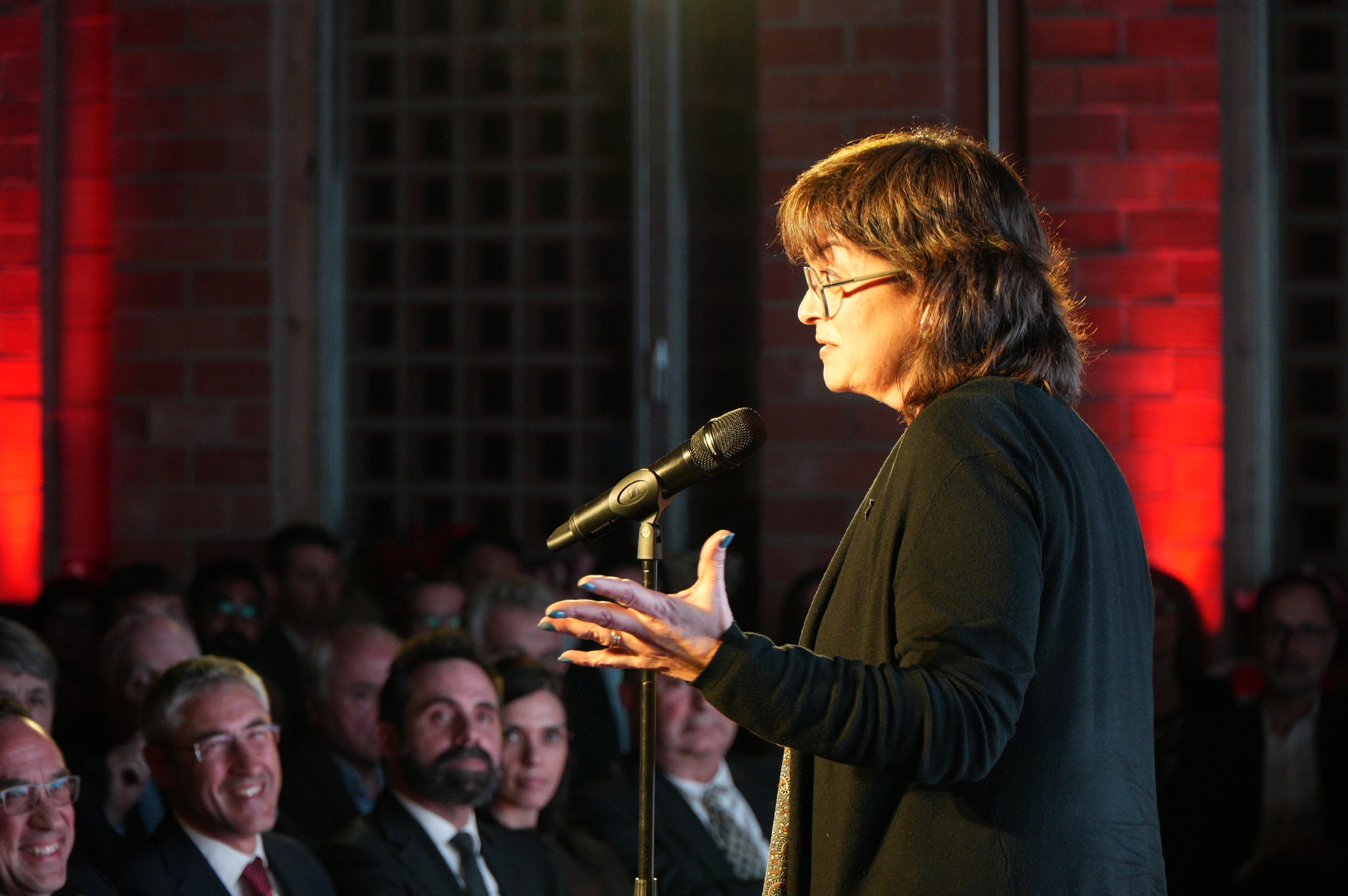 Escollint com a marc l'espai carregat d'història del Vapor de Prodis, els responsables del centre tecnològic Leitat (Laboratori d'Assajos i Investigacions Tèxtils de l'antic Acondicionamiento Tarrasense; nascut el 1906, i ara de transferència de saber a tota mena d'empreses) van celebrar aquest dimarts els seus 120 anys de vida rodejats de figures locals i nacionals de la ciència i la indústria. Estaven acompanyats dels terrassencs Miquel Sàmper, conseller d'Empresa, i Josep Rull, president del Parlament de Catalunya, d'exconsellers com Jordi Baget i Roger Torrent, de diputats locals i nacionals i de membres de la patronal Cecot, la Cambra de Comerç de Terrassa i el campus egarenc de la UPC. Hi van parlar la tinenta d'alcalde de Promoció Econòmica, Meritxell Lluís, el president de Leitat, Ramón Pastor, i el director general, Jordi Cabrafiga. I van convidar per a un debat sobre el futur de la investigació científica catalana aplicada a l'empresa Josep Usall, director de l'Institut de Recerca i Tecnologia Agroalimentàries; Begoña Benito, directora del Vall d'Hebron Institut de Recerca; Laura López, directora de projectes de recerca de l'Institut Català d'Investigació Química; i Sergi Figuerola, director de la Fundació i2CAT. Leitat desenvolupa anualment 500 projectes industrials, 89 europeus i 159 estatals d'I-D-i i presta més de 11.000 serveis avançats, des dels nous materials a la fabricació additiva en 3D, passant per fonts de proteïnes alternatives | Jan Romero