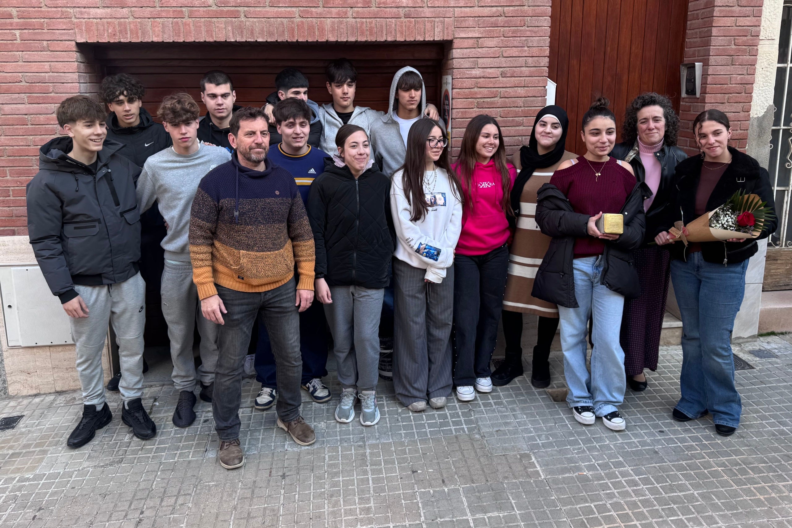 Col·locació d'una nova llamborda del projecte Stolpersteine, en record dels deportats als camps nazis | Aj. Terrassa