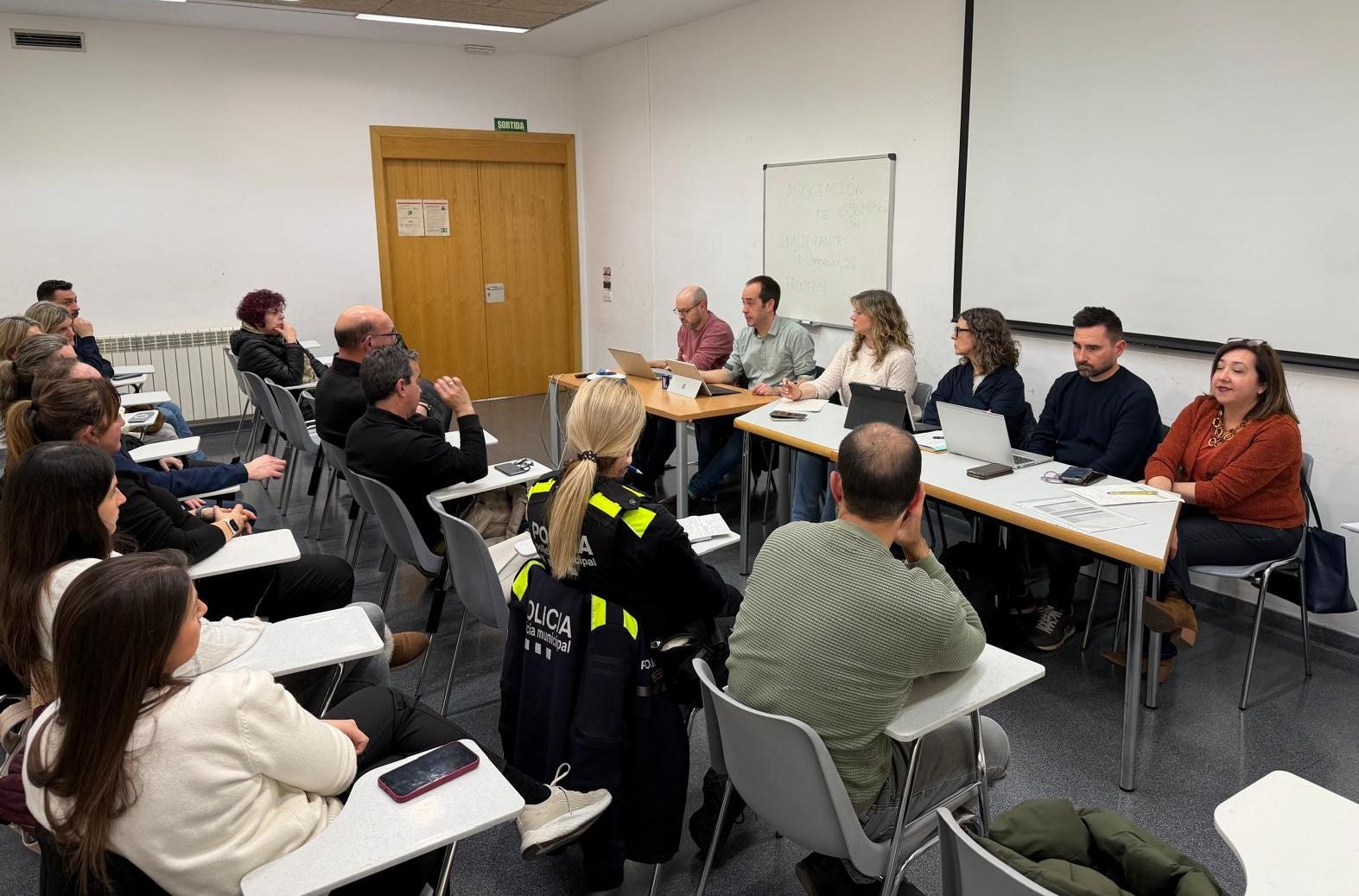 Trobada amb comerciants i govern per una nova associació a Sant Pere Nord | Aj. Terrassa