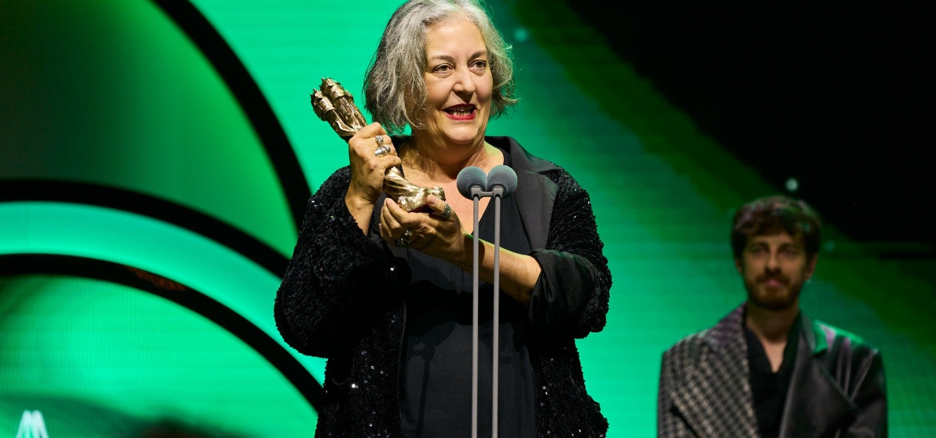 Mercè Paloma recollint el seu premi Gaudí a millor vestuari | ACC - Manu de León