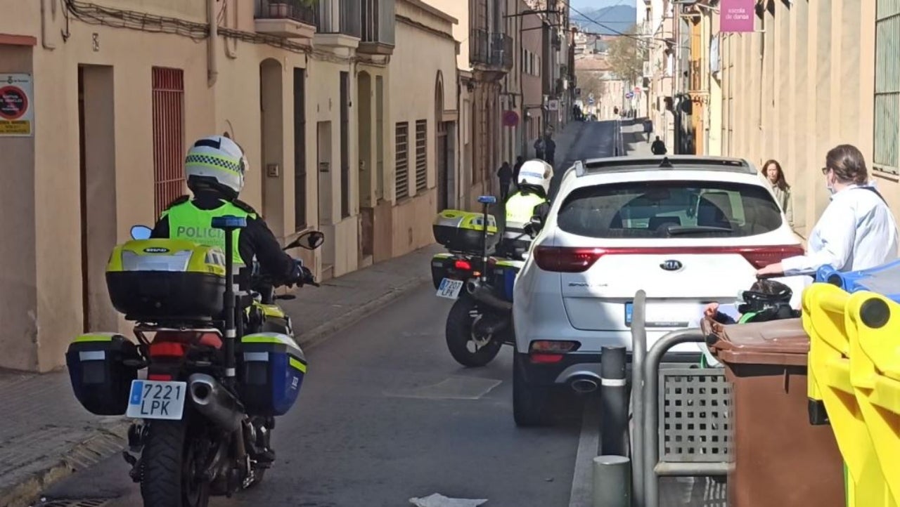 Agents de la Policia Municipal de Terrassa en una intervenció | PMT