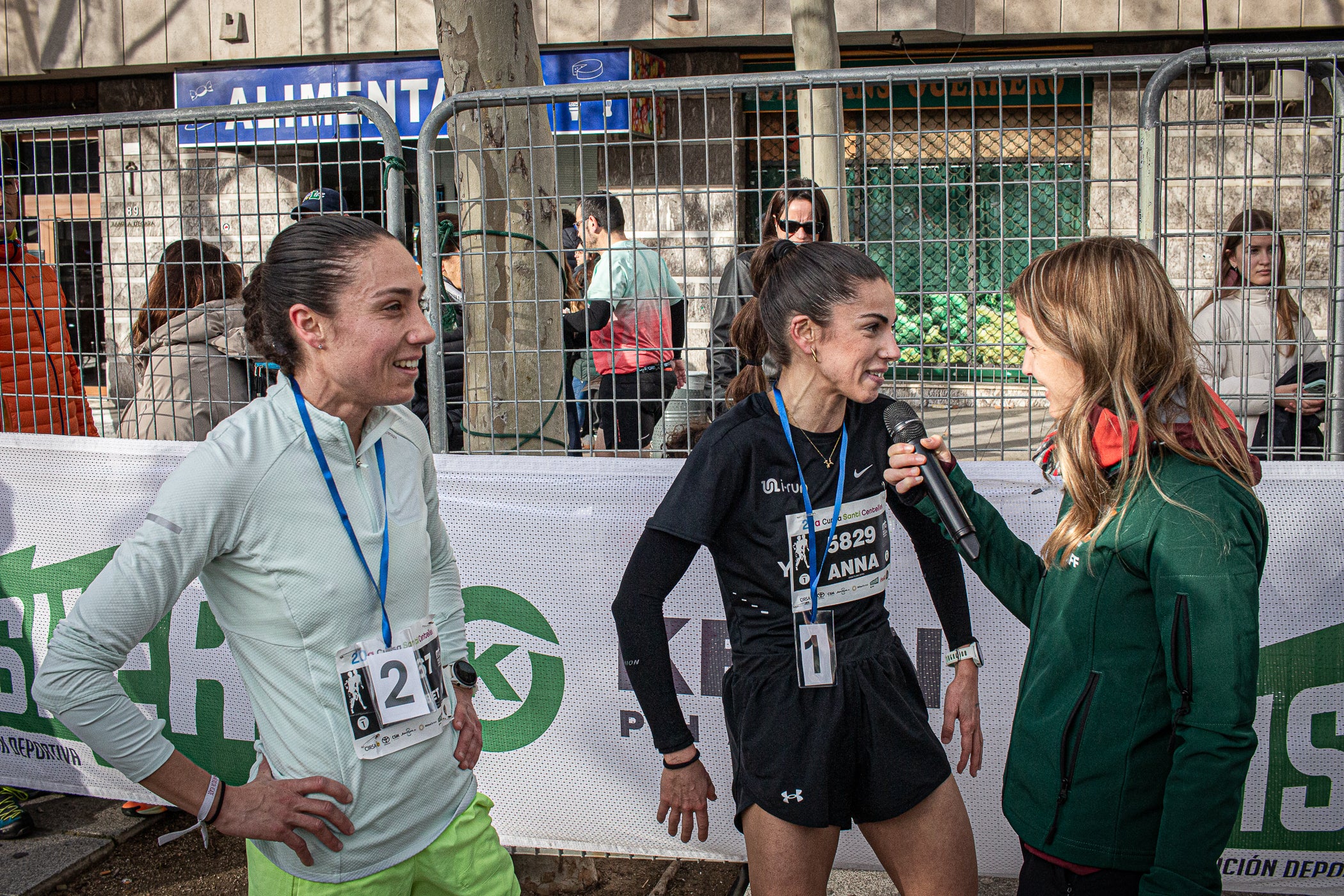 Aquest diumenge, 1 de febrer, s'ha celebrat la 26a edició de la Mitja Marató Internacional de Terrassa. Un total de 4.154 participants han corregut en els dos recorreguts que s'han organitzat, la cursa gran (de 21 quilòmetres) i la Santi Centelles (de 5 quilòmetres). Els grans triomfadors de la jornada han estat Jaume Leiva i Cristina Silva, que s'ha proclamat campions de l'edició d'enguany amb un temps d'1:07:43 i 1:15:18, respectivament | Javier González