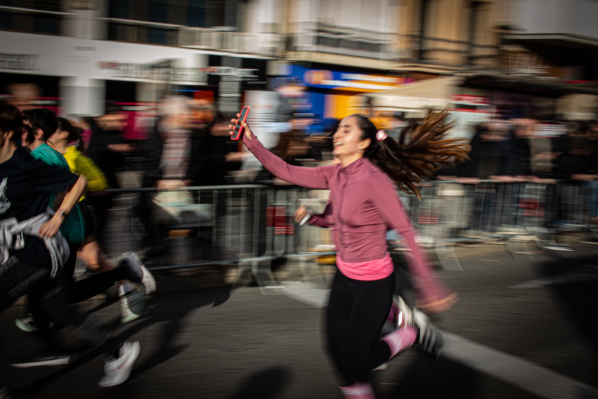 Aquest diumenge, 1 de febrer, s'ha celebrat la 26a edició de la Mitja Marató Internacional de Terrassa. Un total de 4.154 participants han corregut en els dos recorreguts que s'han organitzat, la cursa gran (de 21 quilòmetres) i la Santi Centelles (de 5 quilòmetres). Els grans triomfadors de la jornada han estat Jaume Leiva i Cristina Silva, que s'ha proclamat campions de l'edició d'enguany amb un temps d'1:07:43 i 1:15:18, respectivament | Javier González