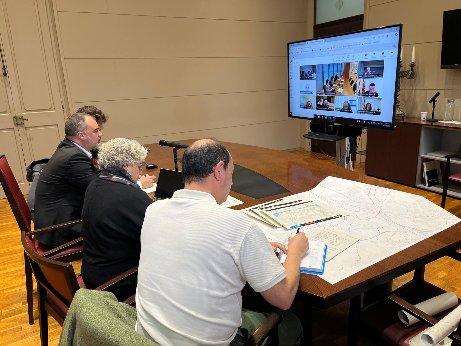 L'alcalde de Terrassa, Jordi Ballart, participa amb tècnics de l'Ajuntament en la reunió d'aquest dilluns amb la consellera de Territori, Sílvia Paneque, sobre la situació de Rodalies | Ajt. Terrassa