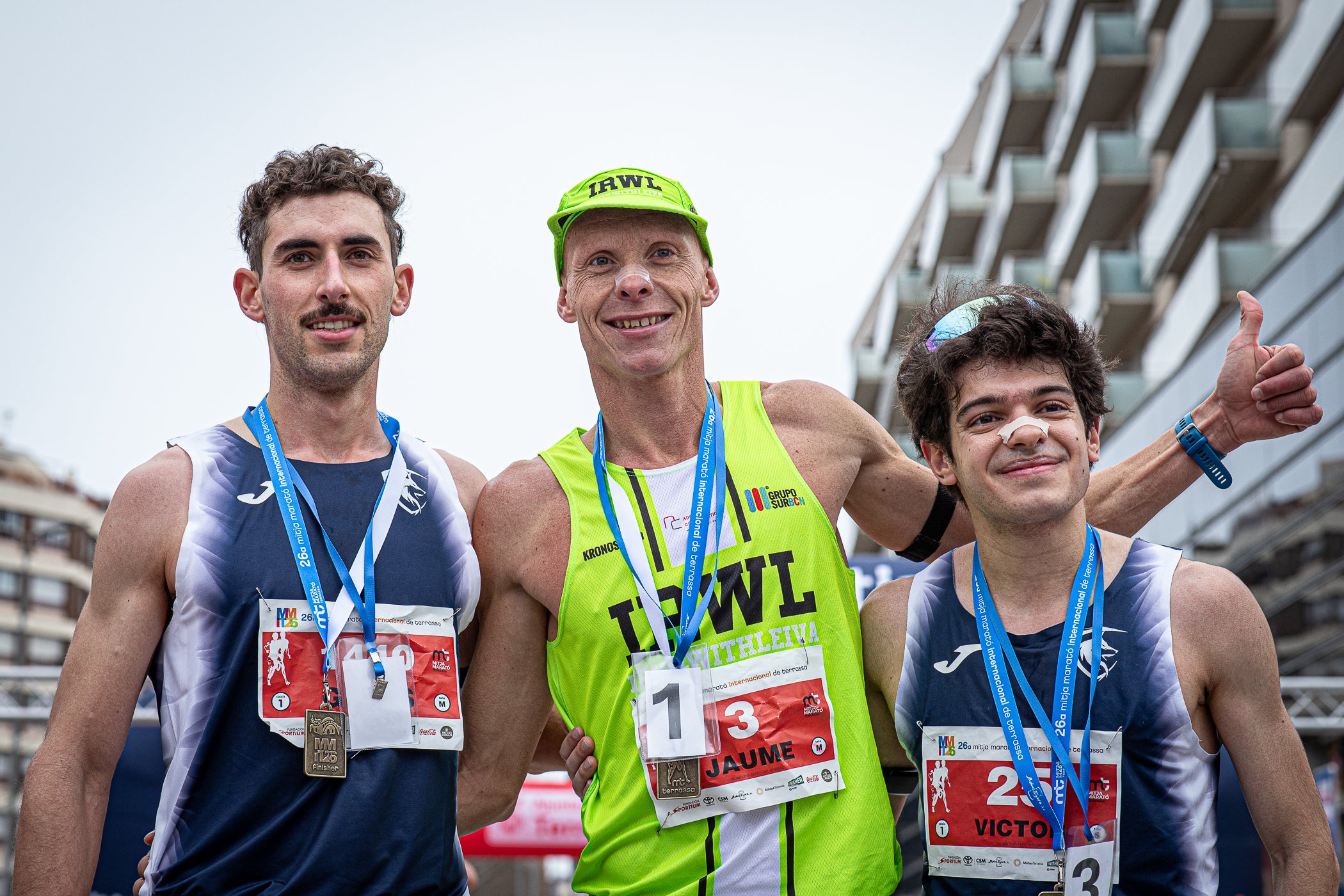 Aquest diumenge, 1 de febrer, s'ha celebrat la 26a edició de la Mitja Marató Internacional de Terrassa. Un total de 4.154 participants han corregut en els dos recorreguts que s'han organitzat, la cursa gran (de 21 quilòmetres) i la Santi Centelles (de 5 quilòmetres). Els grans triomfadors de la jornada han estat Jaume Leiva i Cristina Silva, que s'ha proclamat campions de l'edició d'enguany amb un temps d'1:07:43 i 1:15:18, respectivament | Javier González