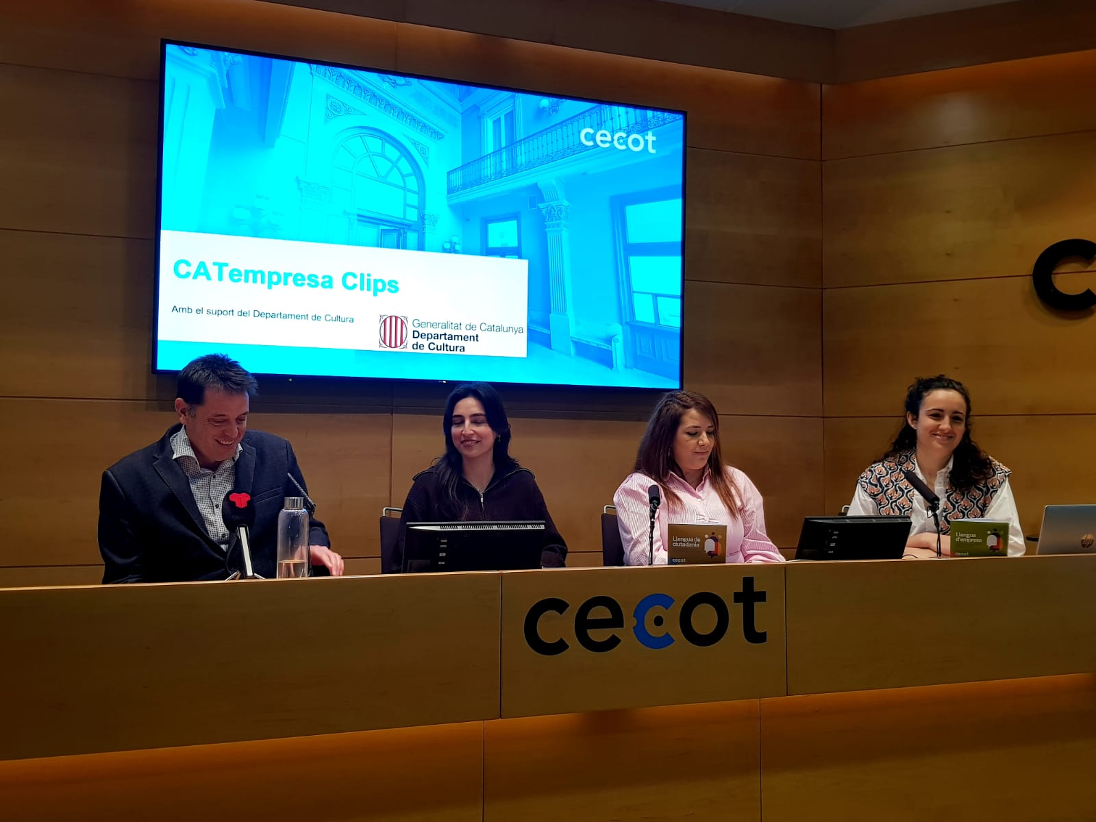 Presentació del projecte CATempresa Clips de la Cecot, de foment del català a empreses i ciutadania | Lluïsa tarrida