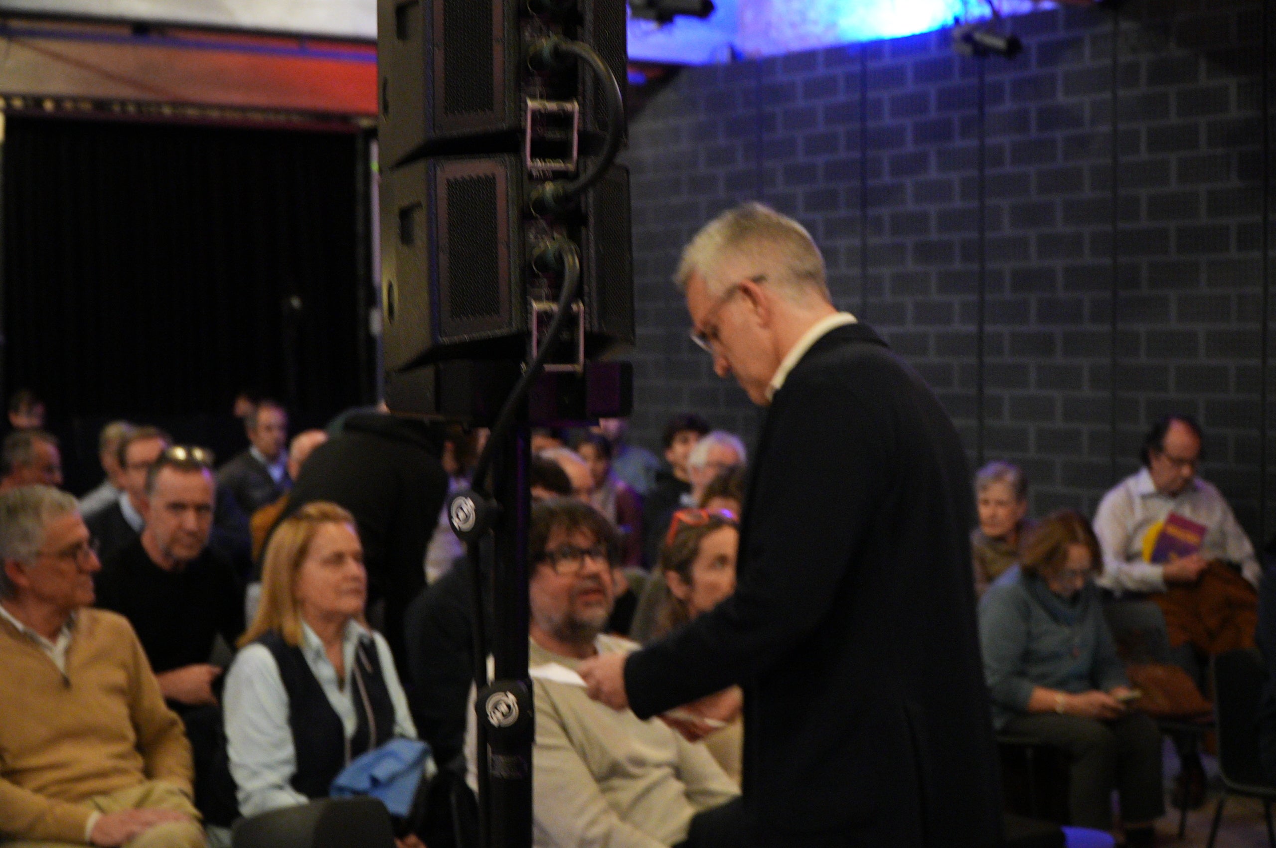 El precandidat a les eleccions del Futbol Club Barcelona, Víctor Font, ha realitzat un acte aquest dilluns al vespre al Vapor de Prodis dirigit als socis i sòcies blaugranes del Vallès Occidental. Durant l'acte, Font ha presentat la seva candidatura 'Nosaltres Barça' i ha explicat el projecte econòmic i esportiu que vol impulsar com a president | Jan Romero