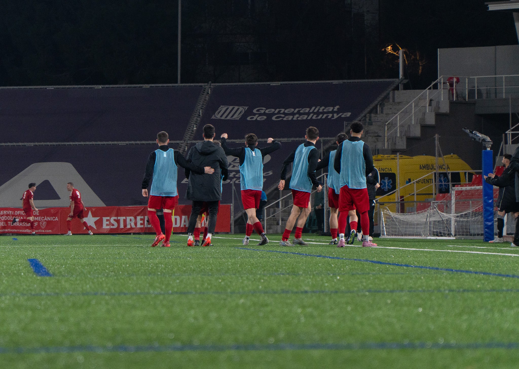 La selecció Catalana Amateur ha quedat eliminada de la Copa de Regions UEFA després de perdre la semifinal contra Navarra. El partit, disputat a l'estadi Olímpic de Terrassa, es va decidir a la pròrroga després que el matx arribés al xiulet final amb un empat a 2. En aquests 20 minuts addicionals, els navarresos van ser molt superiors, aconseguint el tercer i quart gol i eliminant als catalans de la competició. Aquest diumenge, 1 de març, es jugarà la final del torneig entre les Illes Canàries i Navarra a les 12:00 hores | Jan Romero