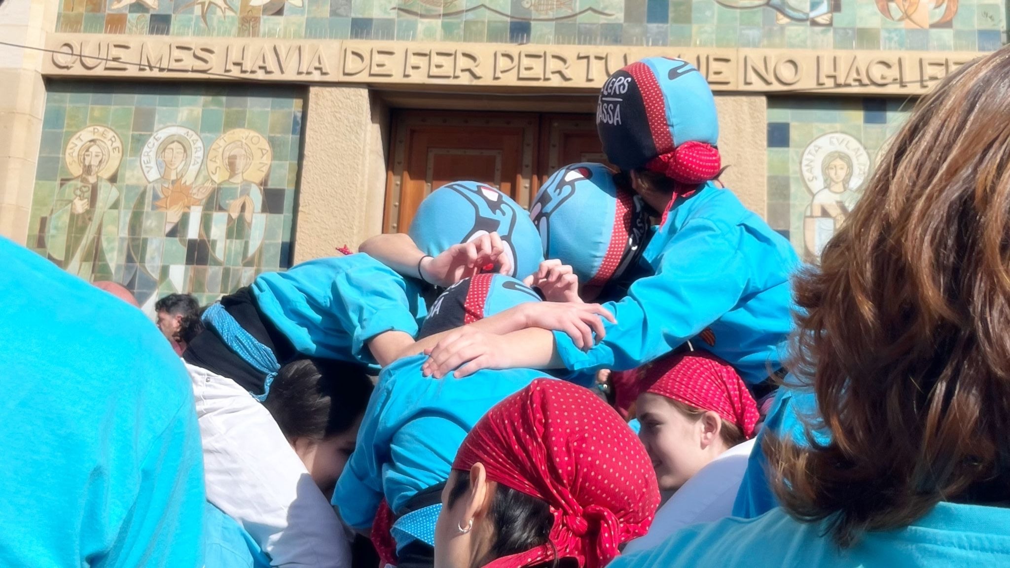 Bona actuació dels Castellers de Terrassa a la Festa Major d'Hivern d'Esparreguera | CdT
