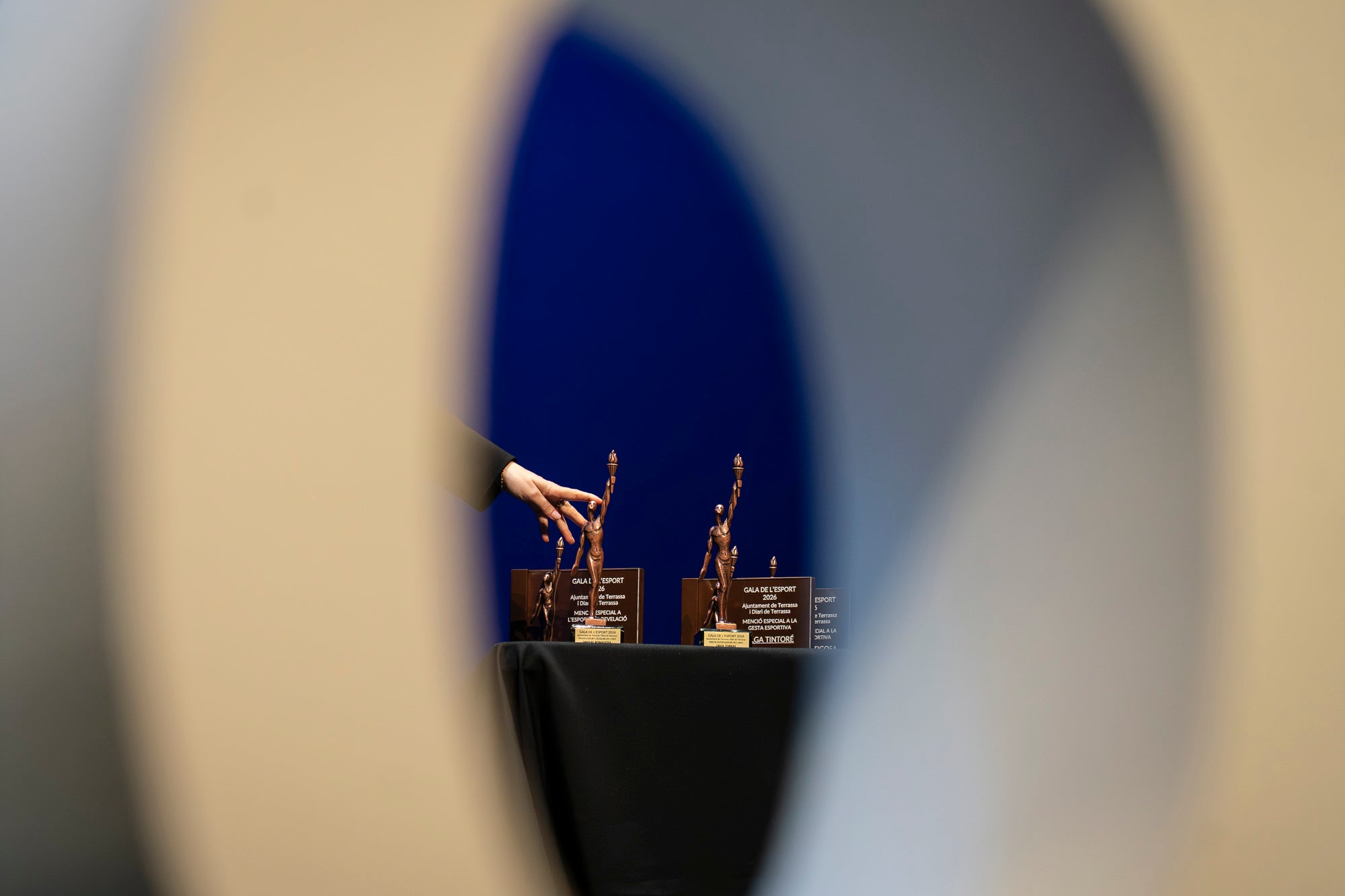 El Teatre Principal va acollir dimarts a la tarda la 51a Gala de l'Esport – Trofeu Lluís Francino i Riera. L'objectiu del certament és retre homenatge a l'esport de la ciutat i als i les esportistes locals, així com entitats, directius i tècnics que hagin destacat durant l'any 2025. El gran triomfar de la nit va ser el waterpolista Álvaro Granados, que va ser nomenat millor Esportista de l'any. En esport adaptat, el guanyador va ser el nedador Jacobo Garrido | Mireia Comas