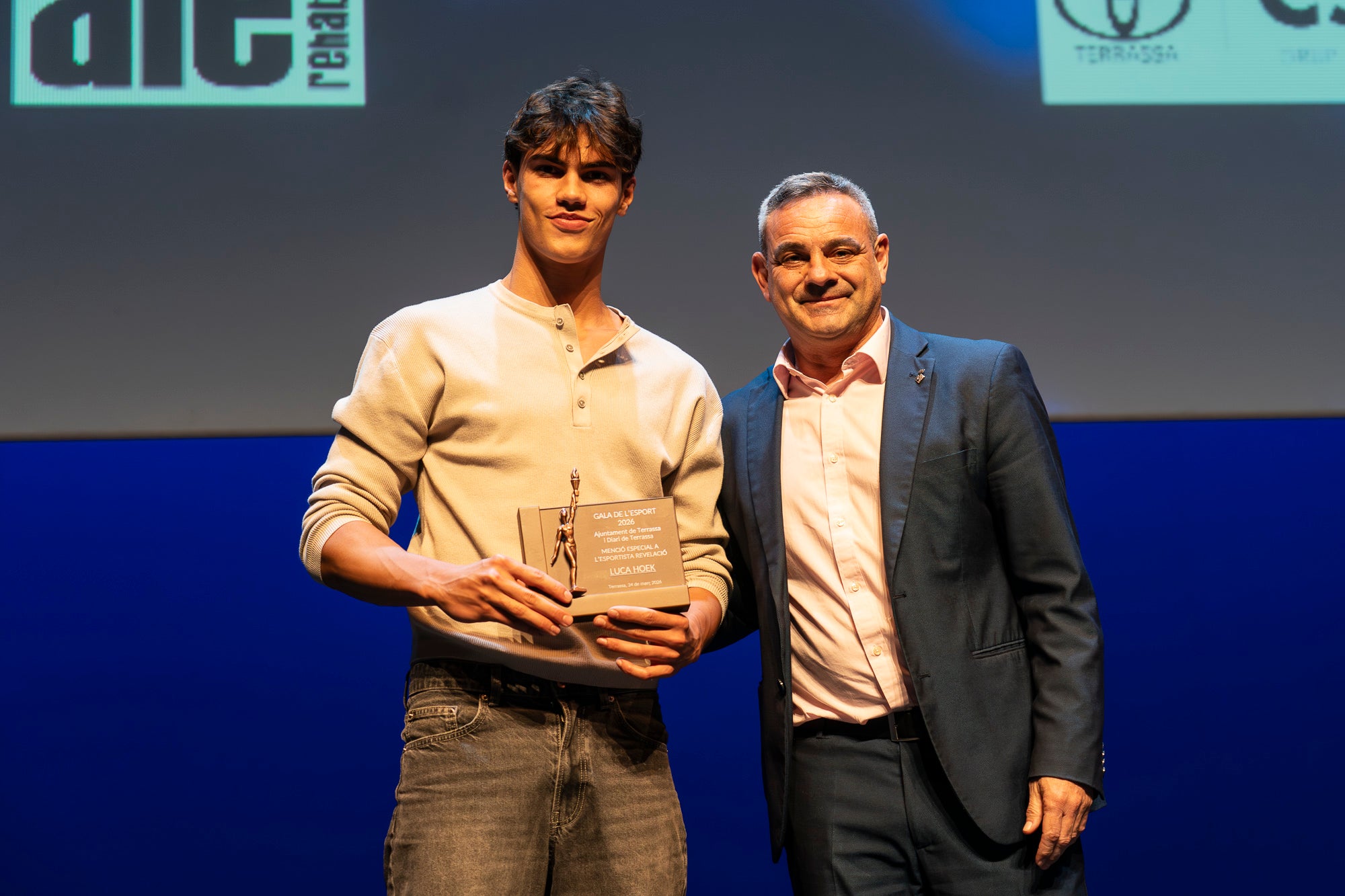 El Teatre Principal va acollir dimarts a la tarda la 51a Gala de l'Esport – Trofeu Lluís Francino i Riera. L'objectiu del certament és retre homenatge a l'esport de la ciutat i als i les esportistes locals, així com entitats, directius i tècnics que hagin destacat durant l'any 2025. El gran triomfar de la nit va ser el waterpolista Álvaro Granados, que va ser nomenat millor Esportista de l'any. En esport adaptat, el guanyador va ser el nedador Jacobo Garrido | Mireia Comas