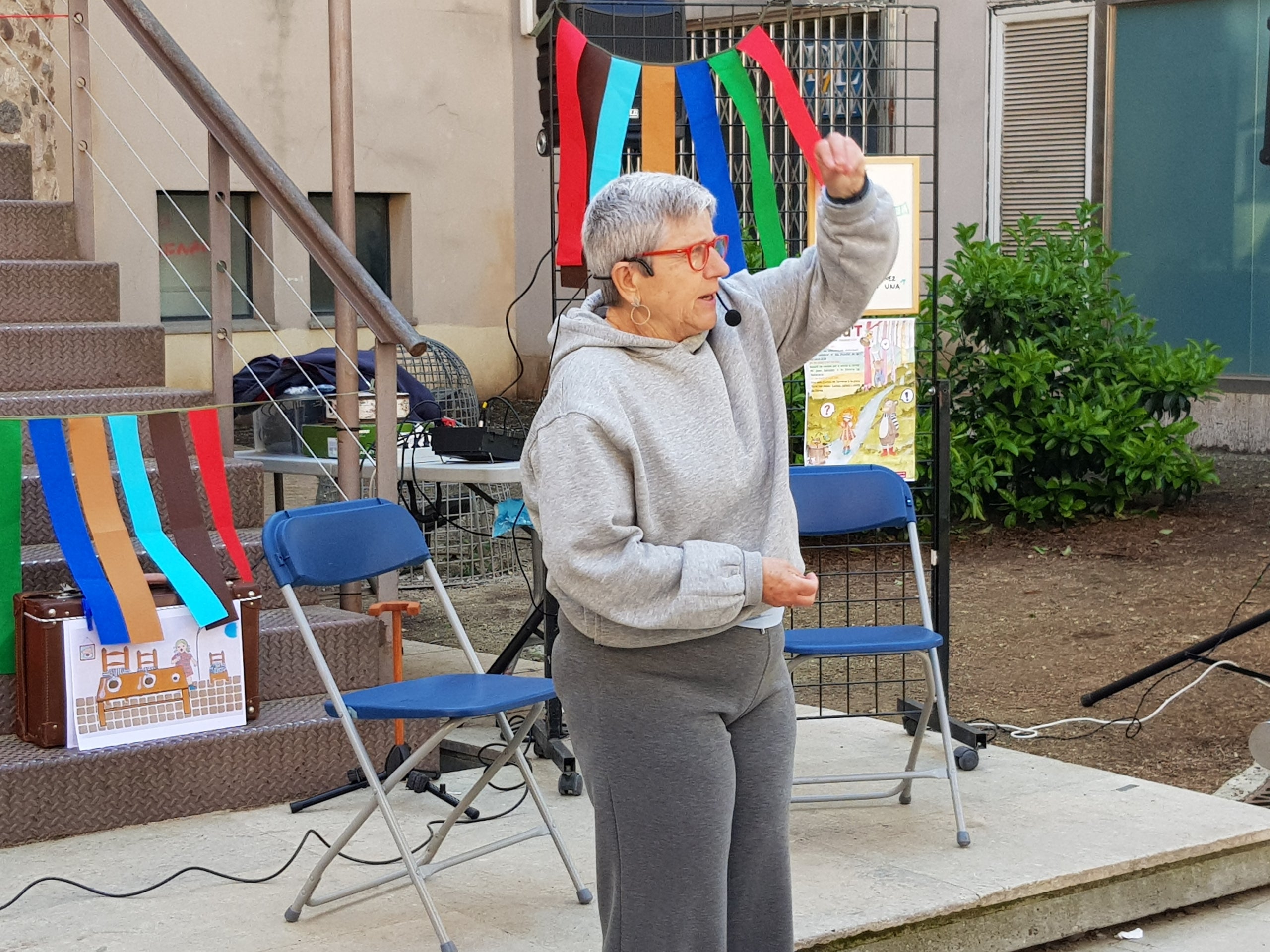 Aquest dissabte ha tingut lloc la 6a edició de L'Enfila't - Fira dels Contes de Terrassa. Durant tot el dia, la Torre del Palau ha acollit estands d’editorials i llibreries que han mostrat les darreres novetats en el gènere (sense oblidar els clàssics), els menuts han pogut participar en tallers i s’han pogut escoltar narracions de contes. Enguany el convidat ha estat l’autor Pep Molist. L’acte està impulsat per l’associació Vet Aquí Que i l’Associació Cultural pel Foment de la Narració Oral.