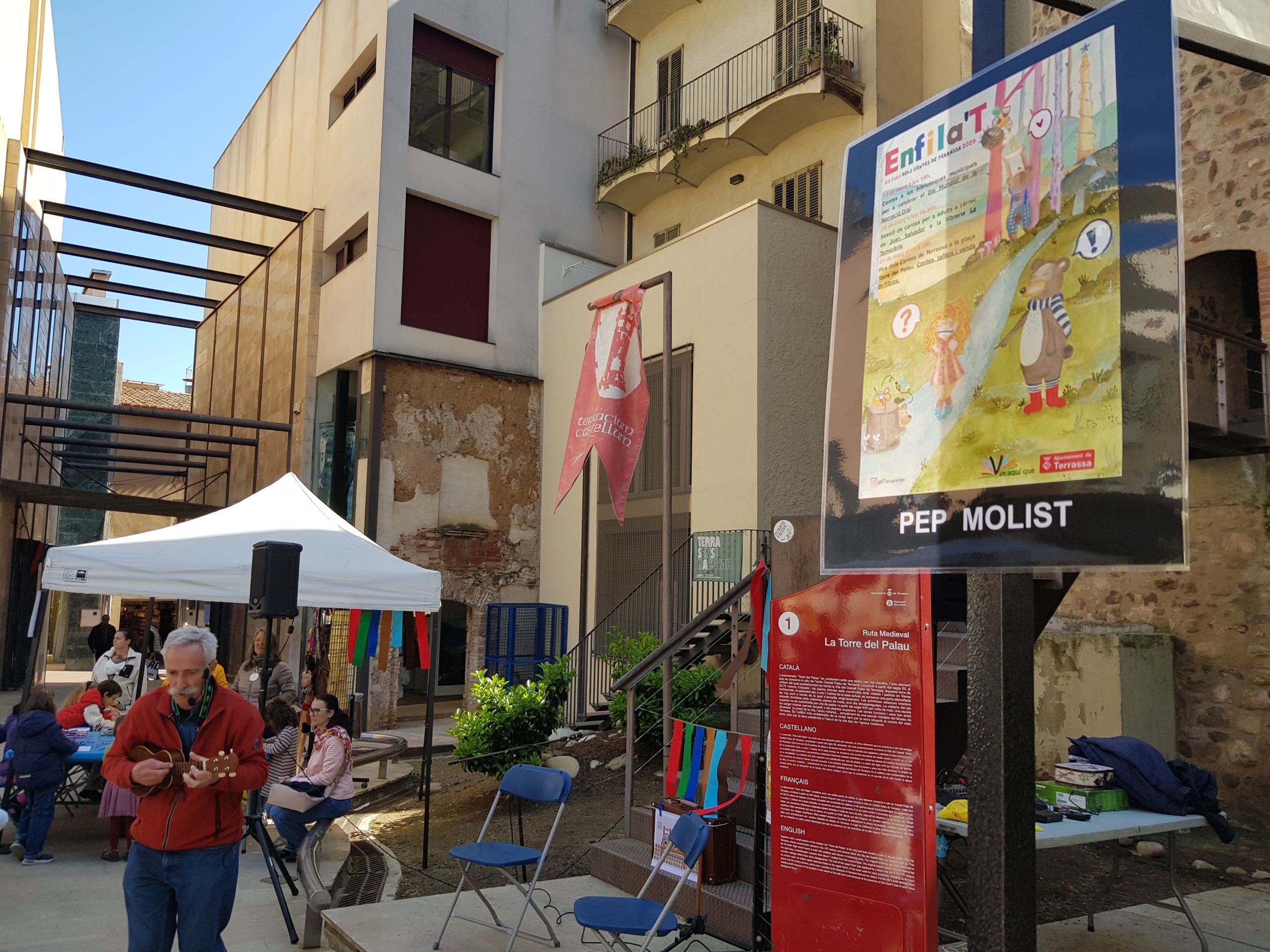 Aquest dissabte ha tingut lloc la 6a edició de L'Enfila't - Fira dels Contes de Terrassa. Durant tot el dia, la Torre del Palau ha acollit estands d’editorials i llibreries que han mostrat les darreres novetats en el gènere (sense oblidar els clàssics), els menuts han pogut participar en tallers i s’han pogut escoltar narracions de contes. Enguany el convidat ha estat l’autor Pep Molist. L’acte està impulsat per l’associació Vet Aquí Que i l’Associació Cultural pel Foment de la Narració Oral.