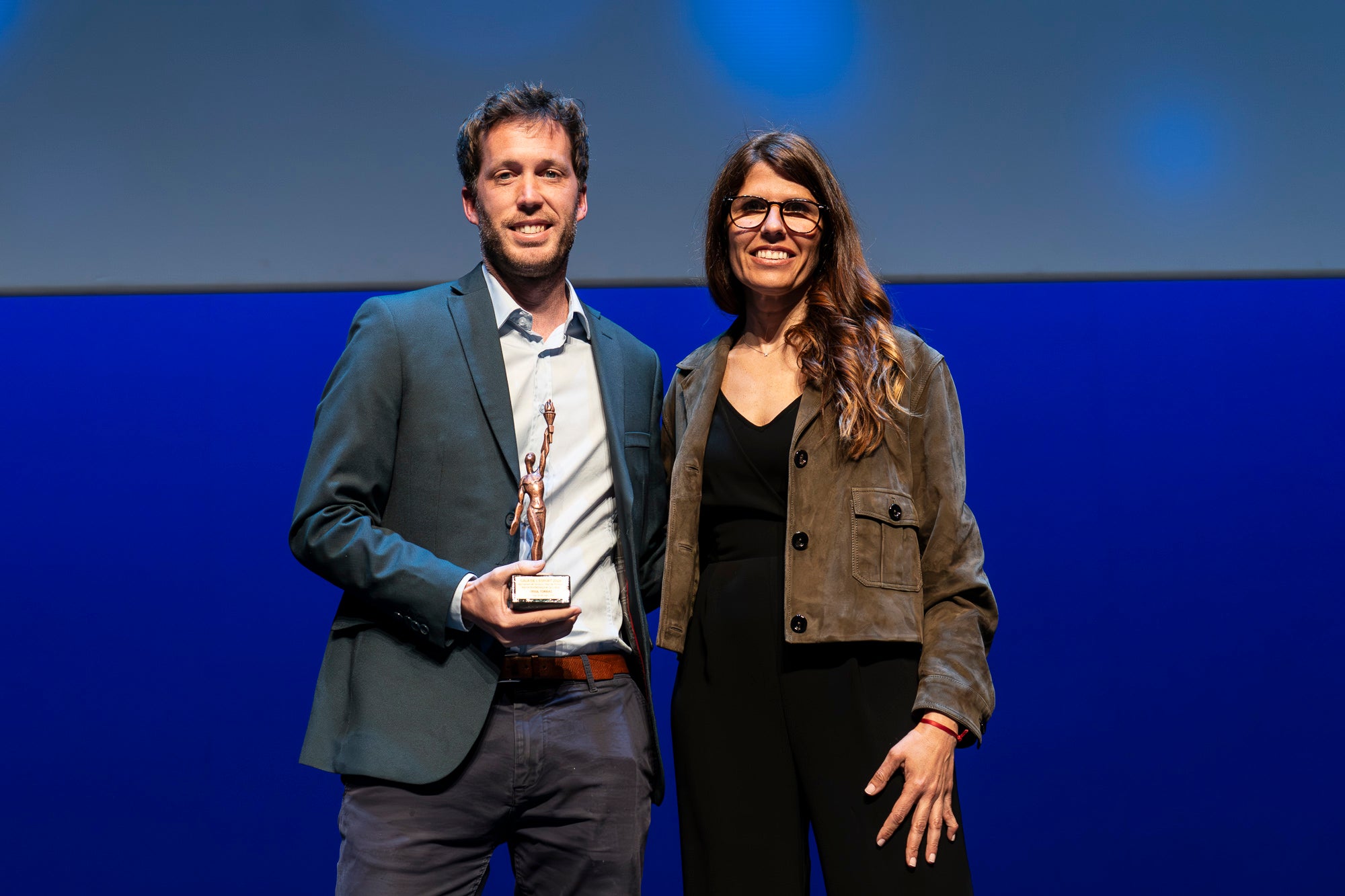 El Teatre Principal va acollir dimarts a la tarda la 51a Gala de l'Esport – Trofeu Lluís Francino i Riera. L'objectiu del certament és retre homenatge a l'esport de la ciutat i als i les esportistes locals, així com entitats, directius i tècnics que hagin destacat durant l'any 2025. El gran triomfar de la nit va ser el waterpolista Álvaro Granados, que va ser nomenat millor Esportista de l'any. En esport adaptat, el guanyador va ser el nedador Jacobo Garrido | Mireia Comas