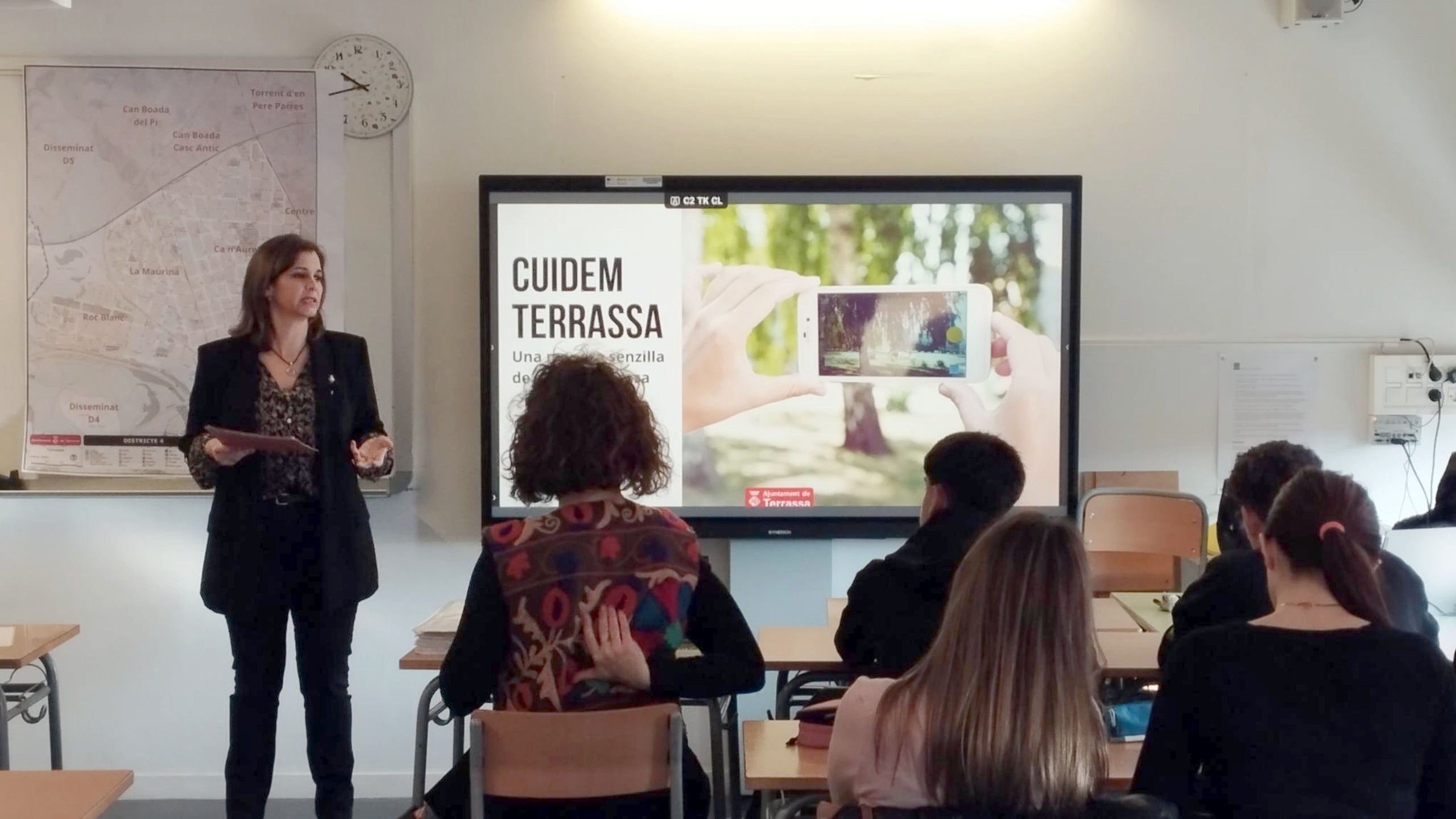 Presentació de l'aplicació Cuidem Terrassa a estudiants de l'Ins Les Aimerigues | Aj. Terrassa