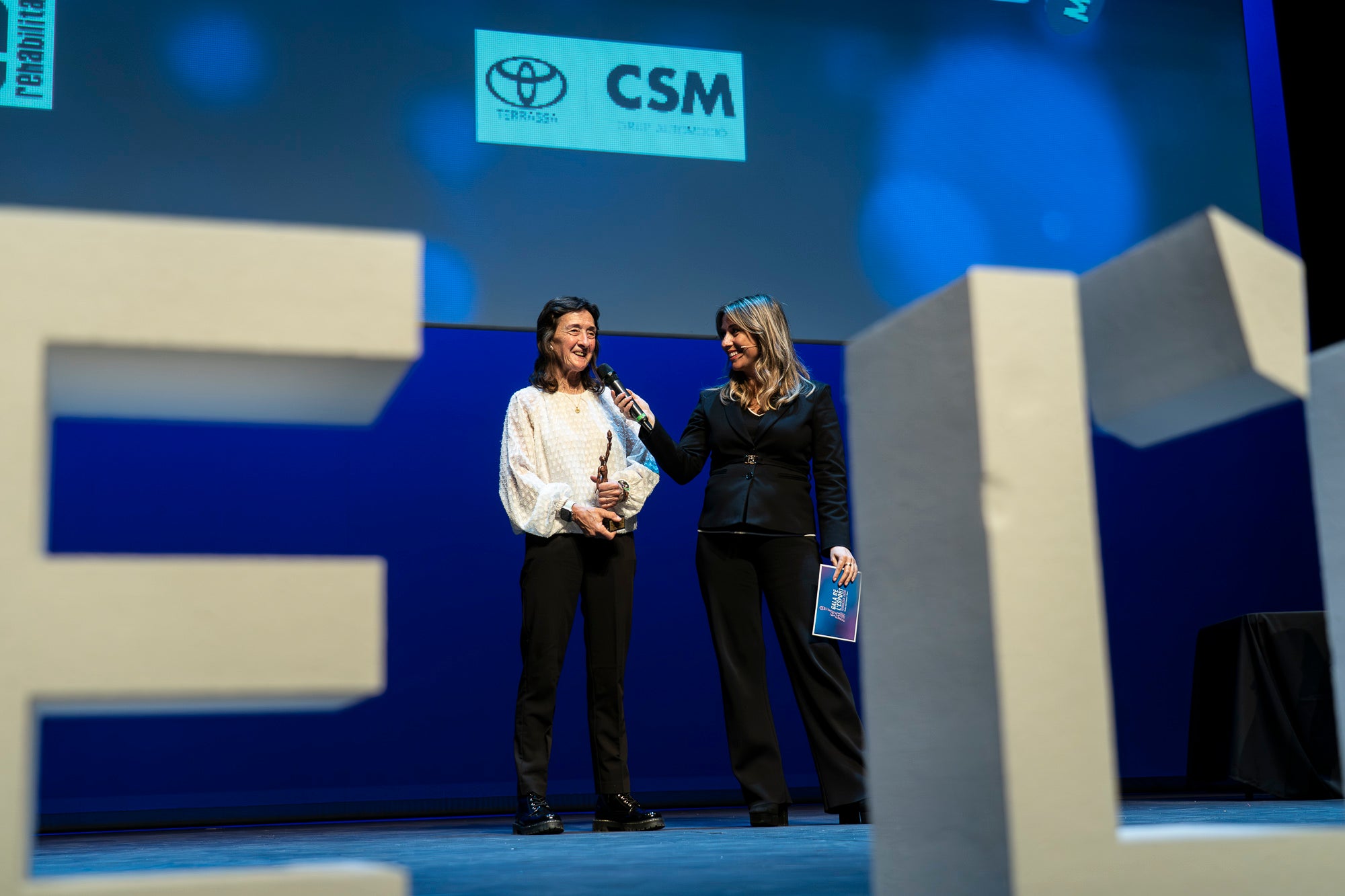 El Teatre Principal va acollir dimarts a la tarda la 51a Gala de l'Esport – Trofeu Lluís Francino i Riera. L'objectiu del certament és retre homenatge a l'esport de la ciutat i als i les esportistes locals, així com entitats, directius i tècnics que hagin destacat durant l'any 2025. El gran triomfar de la nit va ser el waterpolista Álvaro Granados, que va ser nomenat millor Esportista de l'any. En esport adaptat, el guanyador va ser el nedador Jacobo Garrido | Mireia Comas