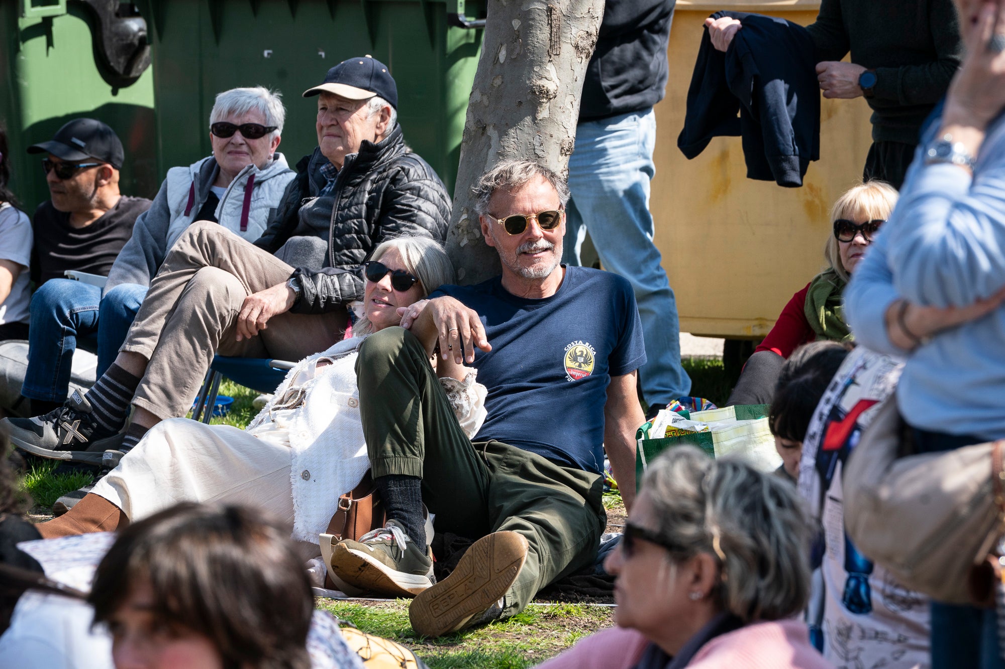 Aquest diumenge ha tingut lloc una de les cites més emblemàtiques i participatives del Festival de Jazz Terrassa: el Pícnic Jazz. La zona del Torrent de la Font d’en Sagrera, al sud del parc, ha acollit una jornada de música en directe, gastronomia i activitats lúdiques en un ambient festiu i familiar. A més del Pícnic Xics, a l’escenari principal hem tingut els concerts de la Fredi’s Jazz Band, i la veu magnètica de Sara Dowling amb Ignasi Terraza Trio. I a la tarda, Against The Blues i Dani Nel·lo.