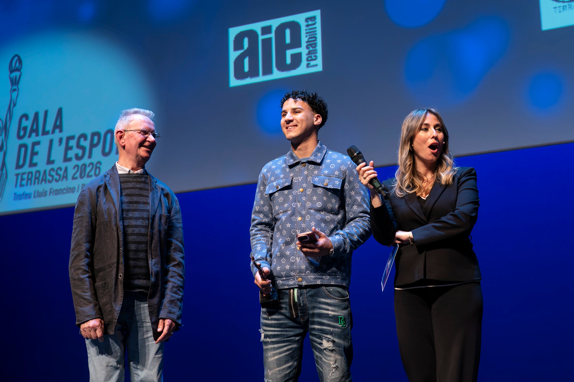 El Teatre Principal va acollir dimarts a la tarda la 51a Gala de l'Esport – Trofeu Lluís Francino i Riera. L'objectiu del certament és retre homenatge a l'esport de la ciutat i als i les esportistes locals, així com entitats, directius i tècnics que hagin destacat durant l'any 2025. El gran triomfar de la nit va ser el waterpolista Álvaro Granados, que va ser nomenat millor Esportista de l'any. En esport adaptat, el guanyador va ser el nedador Jacobo Garrido | Mireia Comas