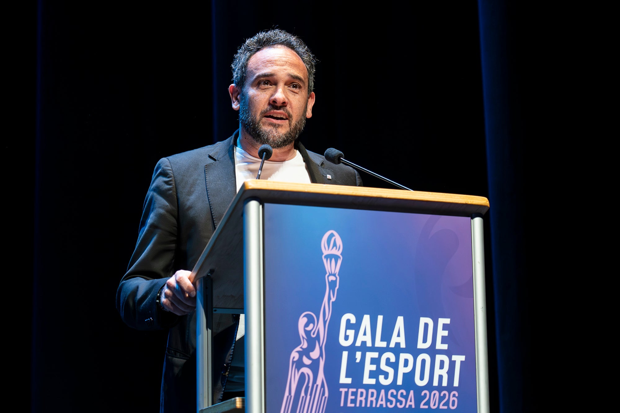 El Teatre Principal va acollir dimarts a la tarda la 51a Gala de l'Esport – Trofeu Lluís Francino i Riera. L'objectiu del certament és retre homenatge a l'esport de la ciutat i als i les esportistes locals, així com entitats, directius i tècnics que hagin destacat durant l'any 2025. El gran triomfar de la nit va ser el waterpolista Álvaro Granados, que va ser nomenat millor Esportista de l'any. En esport adaptat, el guanyador va ser el nedador Jacobo Garrido | Mireia Comas