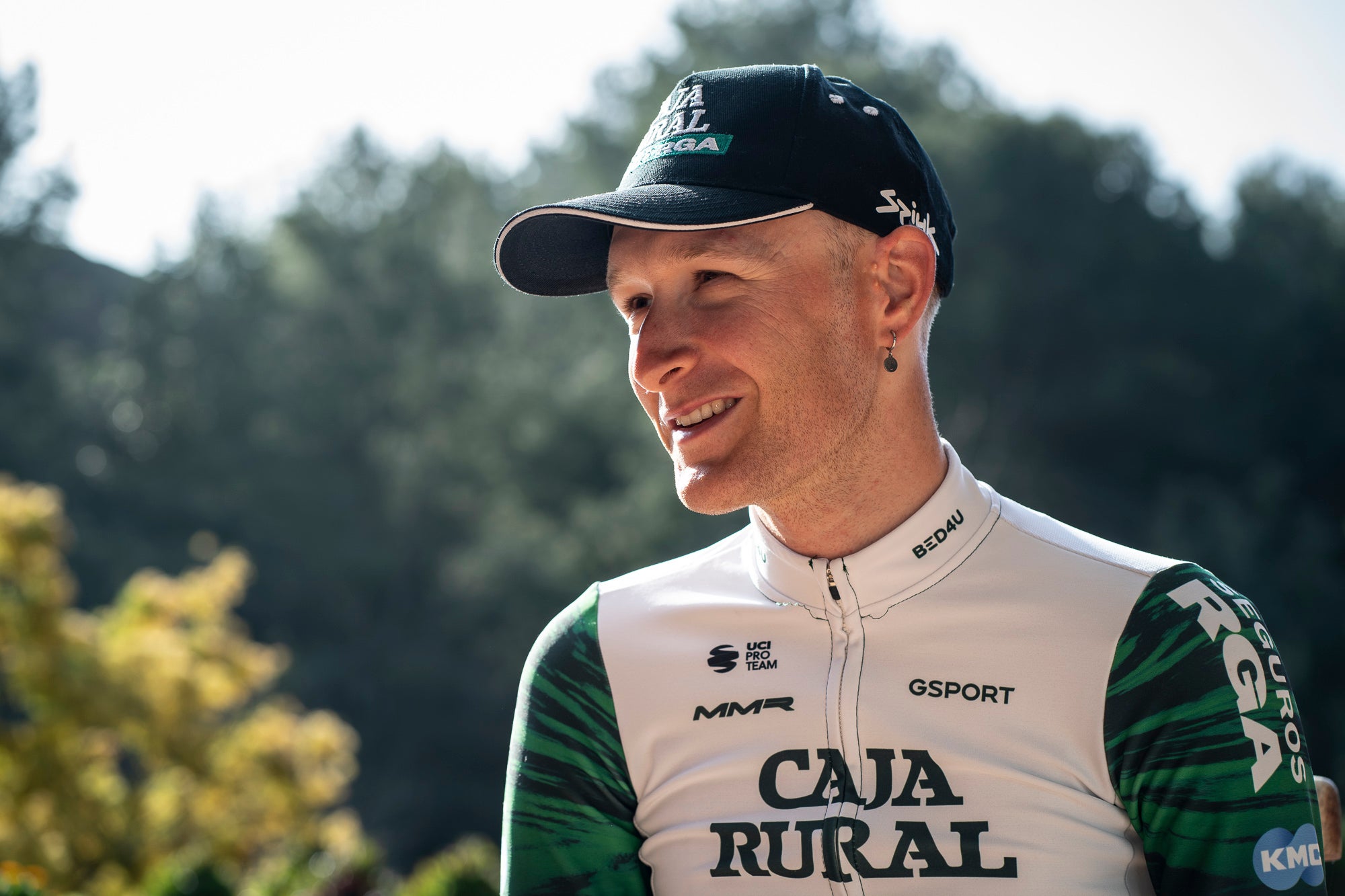 El ciclista d'Ullastrell Abel Balderstone, del Caja Rural, en l'entrevista a la casa familiar de la urbanització de Ca n'Amat | Mireia Comas