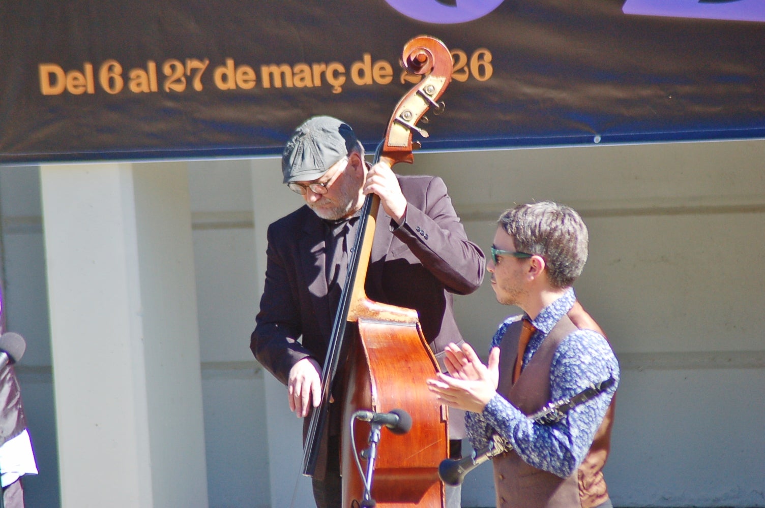 Actuació de New Old Cats Swing a l'amfiteatre del Parc de Sant Jordi amb Òscar Font, al trombó; Juli Aymí, al clarinet; Xavier Algans, al piano; Artur Regada, al contrabaix; i Adrià Font, a la bateria. Aquest concert s'ha emmarcat en el 45è Festival Jazz Terrassa | Ramon Navarro