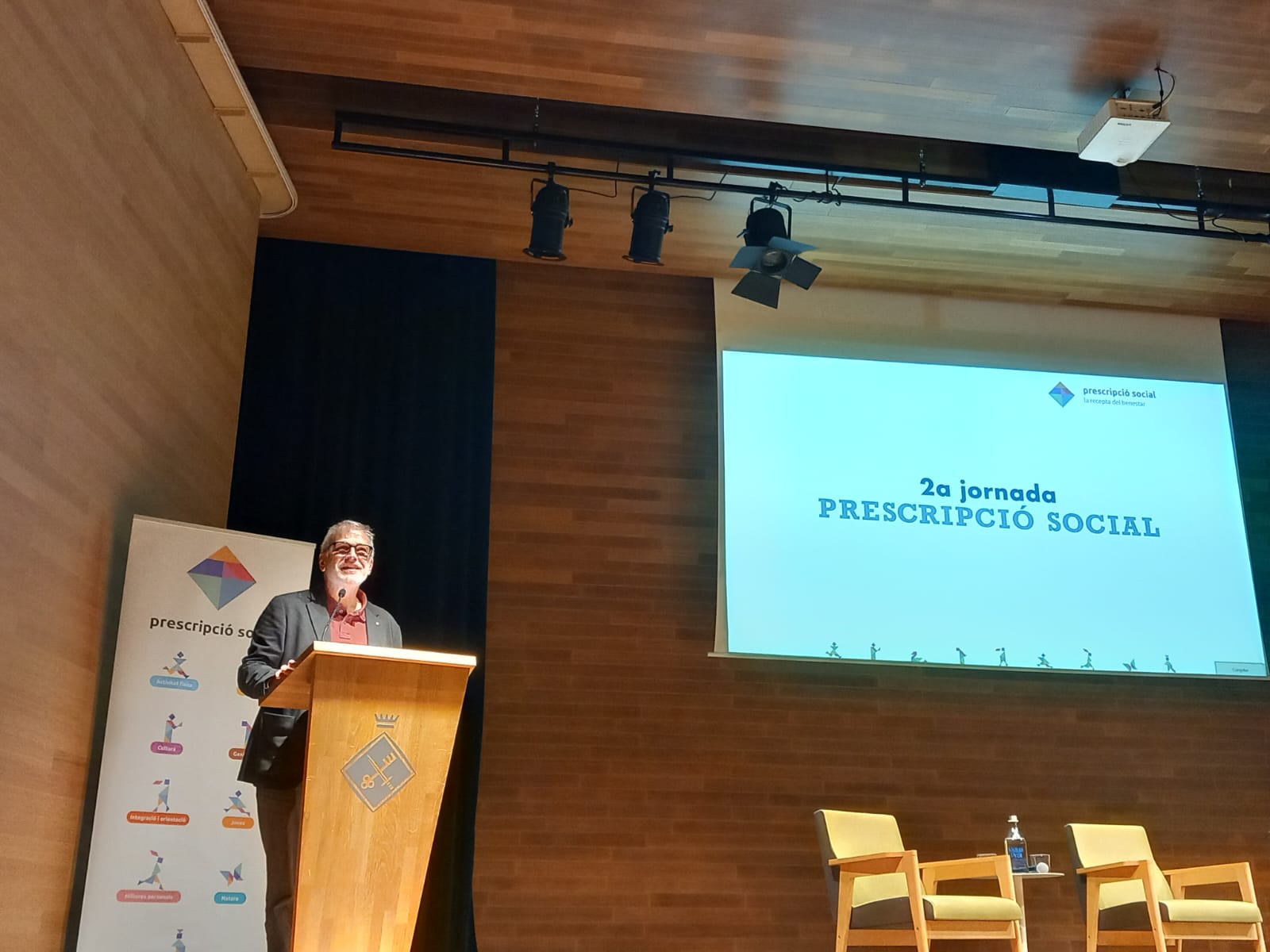 
El secretari de Salut Pública, Esteve Fernández, durant la seva intervenció a la 2a Jornada de Prescripció Social | Gencat