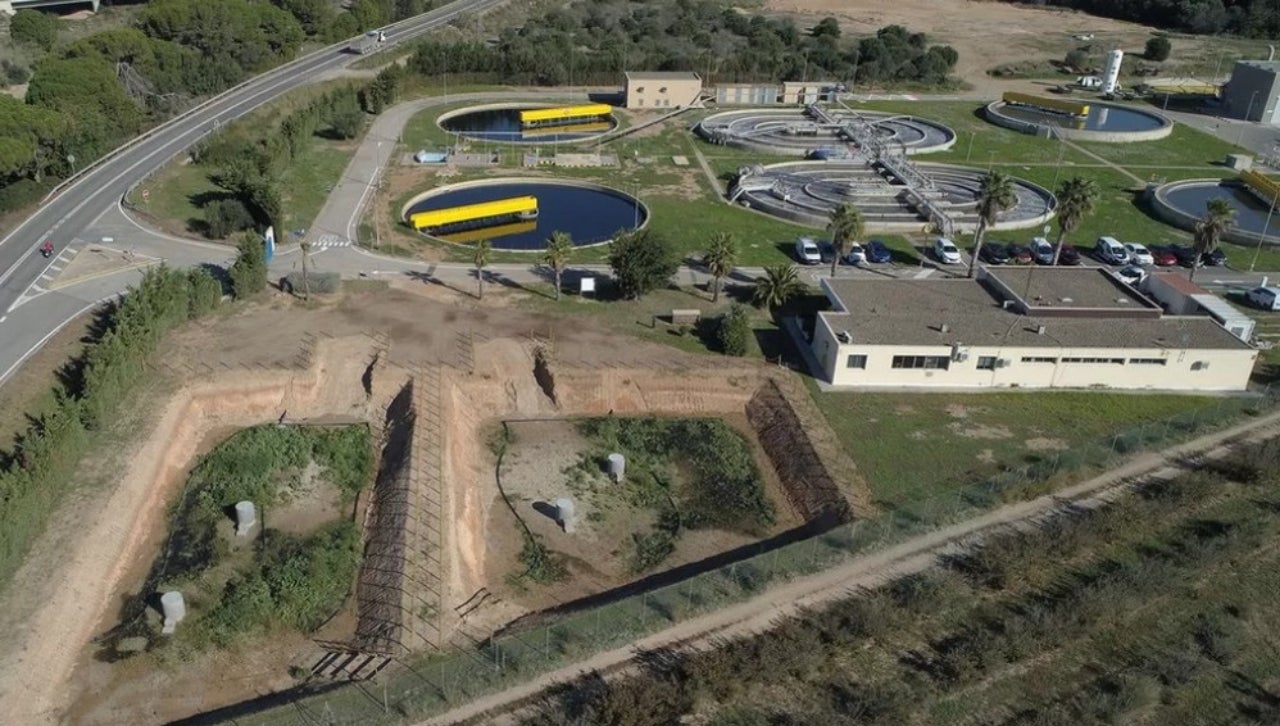 Imatge aeria de la depuradora de Cambr ils i les basses del projecte LIFE REMAR. | Veolia