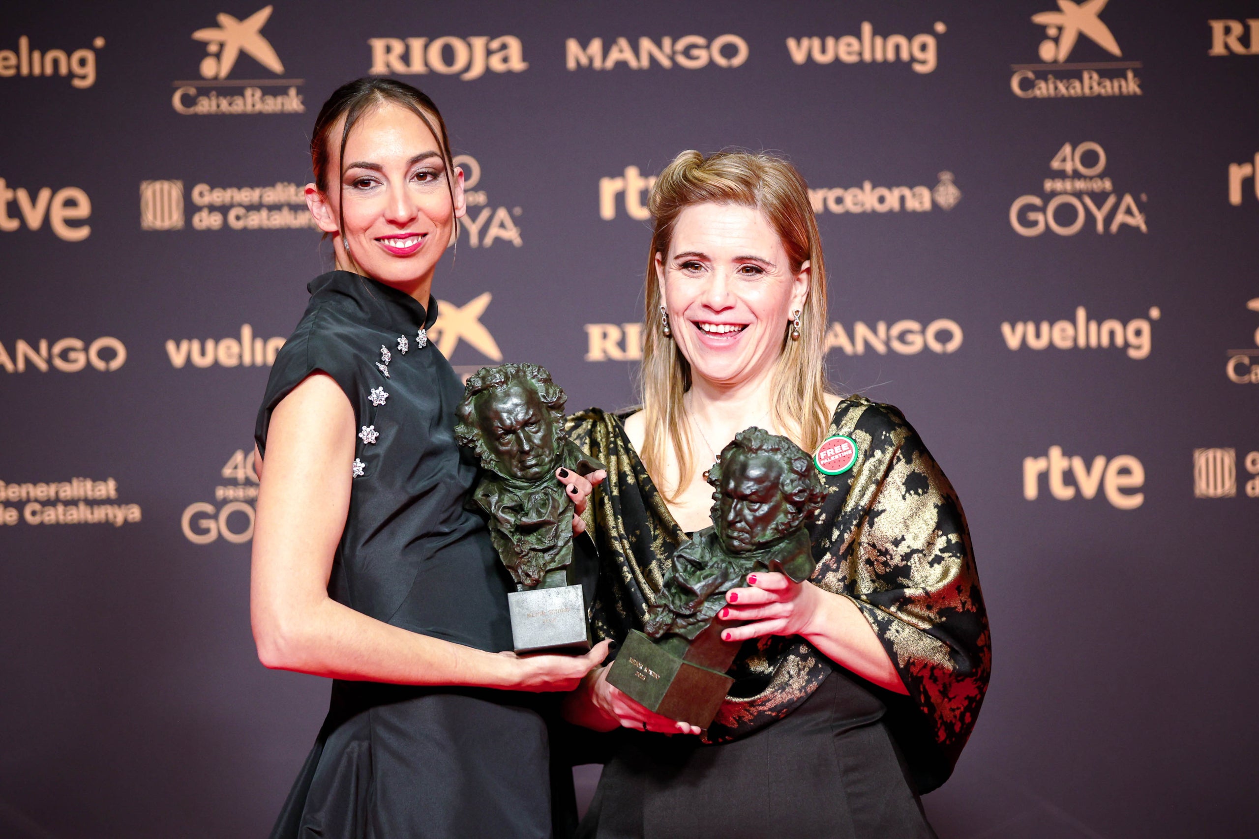 Laia Casanovas i Yasmina Praderas, només hi falta Amanda Villavieja, amb el Goya de millor so per 'Sirât', a Barcelona el passat 28 de febrer | Marco Barada