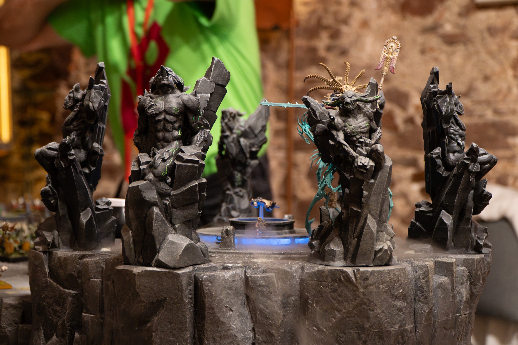 Aquest passat dissabte, 7 de març, el local de festes terrassenc El Soterrani va acollir la celebració del segon Torneig de Warhammer Fantasy, organitzat per Josep Maria Esteve i Segura. De les 11 a 19 hores, desenes de jugadors i curiosos es van citar per gaudir de la competició d'aquest conegut joc de rol. A més, l'esdeveniment també va comptar amb una petita exposició de miniatures | Jan Romero