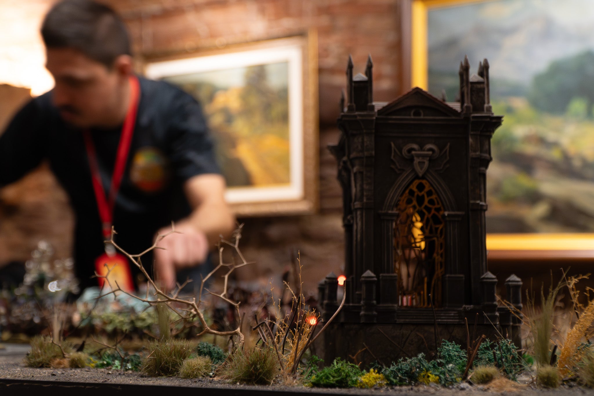 Aquest passat dissabte, 7 de març, el local de festes terrassenc El Soterrani va acollir la celebració del segon Torneig de Warhammer Fantasy, organitzat per Josep Maria Esteve i Segura. De les 11 a 19 hores, desenes de jugadors i curiosos es van citar per gaudir de la competició d'aquest conegut joc de rol. A més, l'esdeveniment també va comptar amb una petita exposició de miniatures | Jan Romero