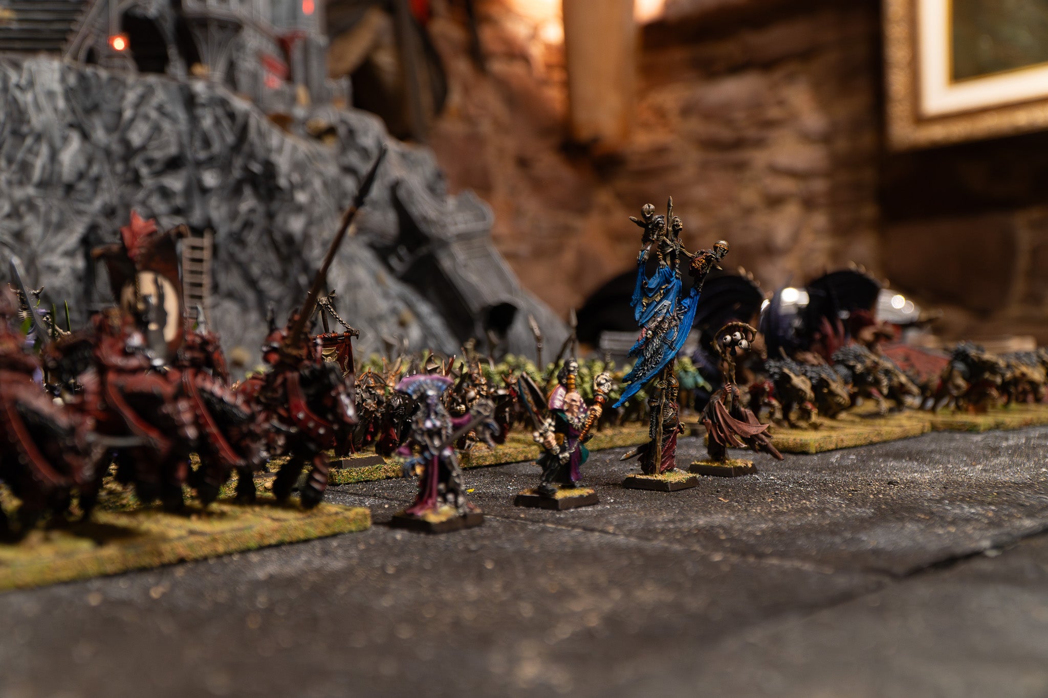 Aquest passat dissabte, 7 de març, el local de festes terrassenc El Soterrani va acollir la celebració del segon Torneig de Warhammer Fantasy, organitzat per Josep Maria Esteve i Segura. De les 11 a 19 hores, desenes de jugadors i curiosos es van citar per gaudir de la competició d'aquest conegut joc de rol. A més, l'esdeveniment també va comptar amb una petita exposició de miniatures | Jan Romero