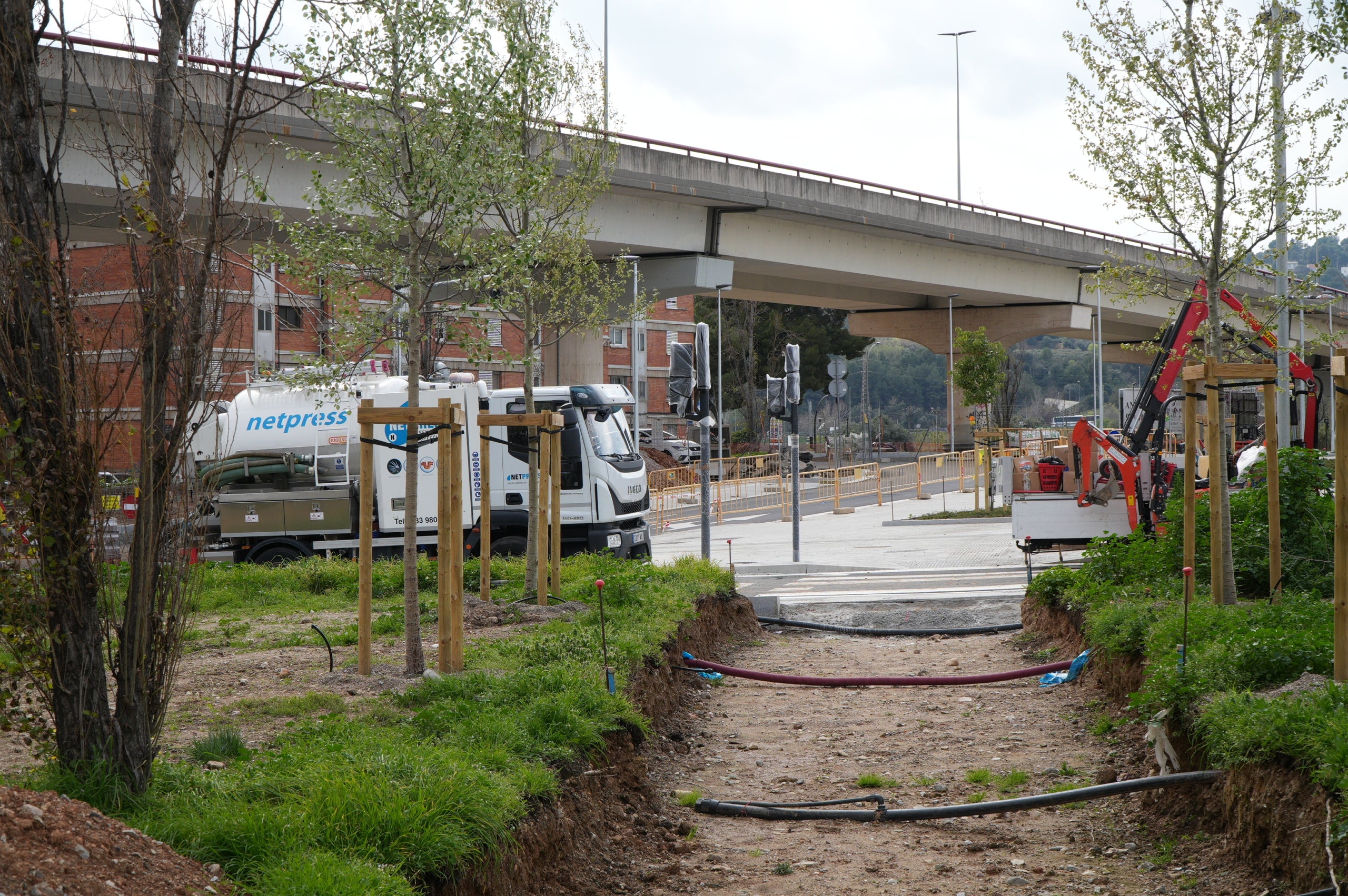 Ara fa exactament un any, van començar les obres per transformar tot l'àmbit recollit en el Pla de Millora Urbana (PMU) de remodelació del sector de la carretera de Rubí, 223. Aquest espai s'ha de convertir en una zona residencial, comercial i de serveis. El sector complet està delimitat pels terrenys situats entre l'avinguda de Santa Eulàlia, la carretera de Rubí, el carrer del Mestre Trias, la plaça de Jaume Jové i els reservats per una futura ampliació sud del Parc de Vallparadís. Els treballs haurien de finalitzar passat l’estiu, omplint de nova vida una superfície d'uns 19.230 m², dels quals 7.137 m² de sòl es destinaran a la construcció d'habitatges i uns 12.093 m² de sòl públic, per completar la vialitat de l'entorn i el perímetre oest del parc de Vallparadís. 