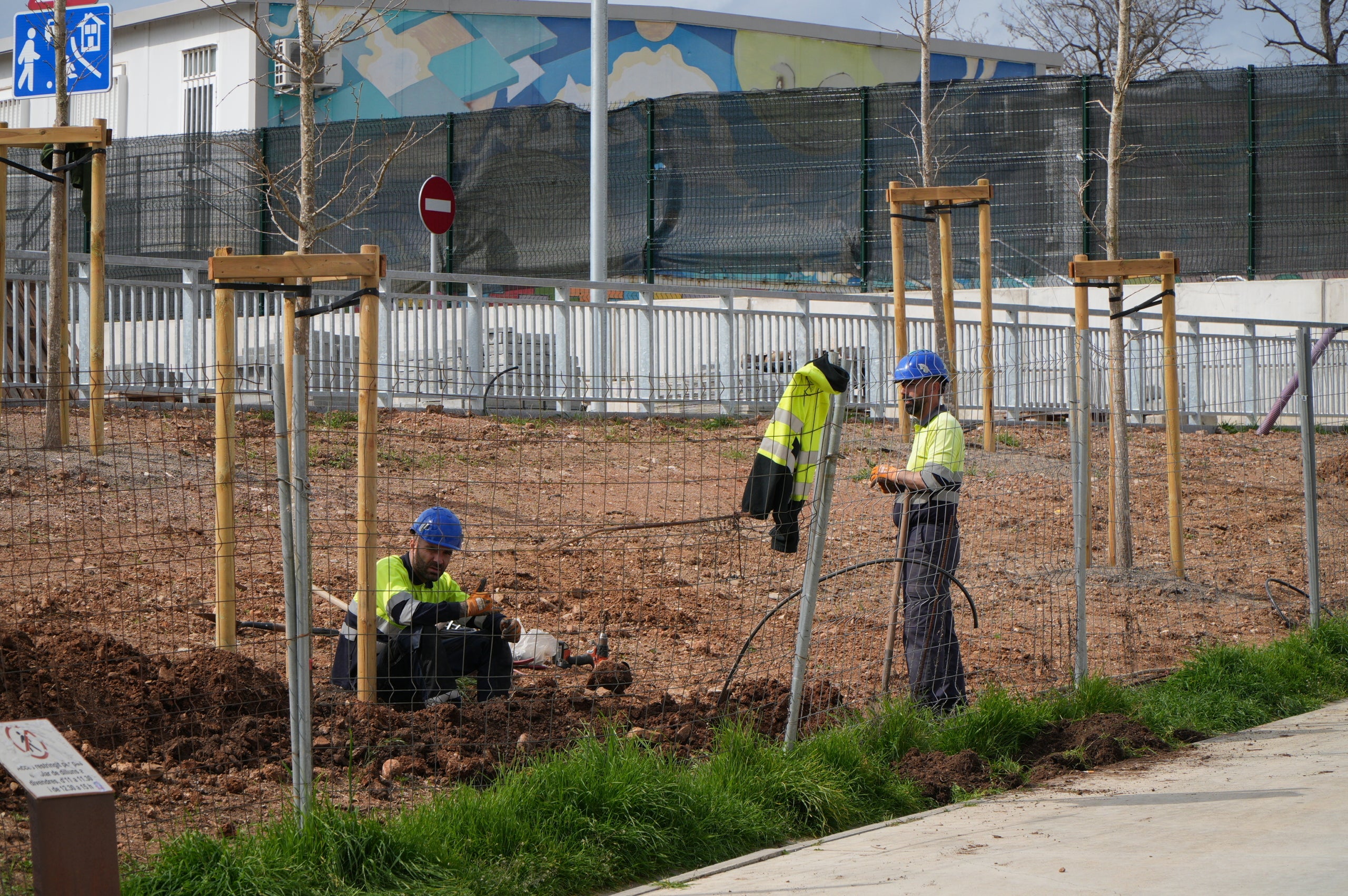 Ara fa exactament un any, van començar les obres per transformar tot l'àmbit recollit en el Pla de Millora Urbana (PMU) de remodelació del sector de la carretera de Rubí, 223. Aquest espai s'ha de convertir en una zona residencial, comercial i de serveis. El sector complet està delimitat pels terrenys situats entre l'avinguda de Santa Eulàlia, la carretera de Rubí, el carrer del Mestre Trias, la plaça de Jaume Jové i els reservats per una futura ampliació sud del Parc de Vallparadís. Els treballs haurien de finalitzar passat l’estiu, omplint de nova vida una superfície d'uns 19.230 m², dels quals 7.137 m² de sòl es destinaran a la construcció d'habitatges i uns 12.093 m² de sòl públic, per completar la vialitat de l'entorn i el perímetre oest del parc de Vallparadís. 