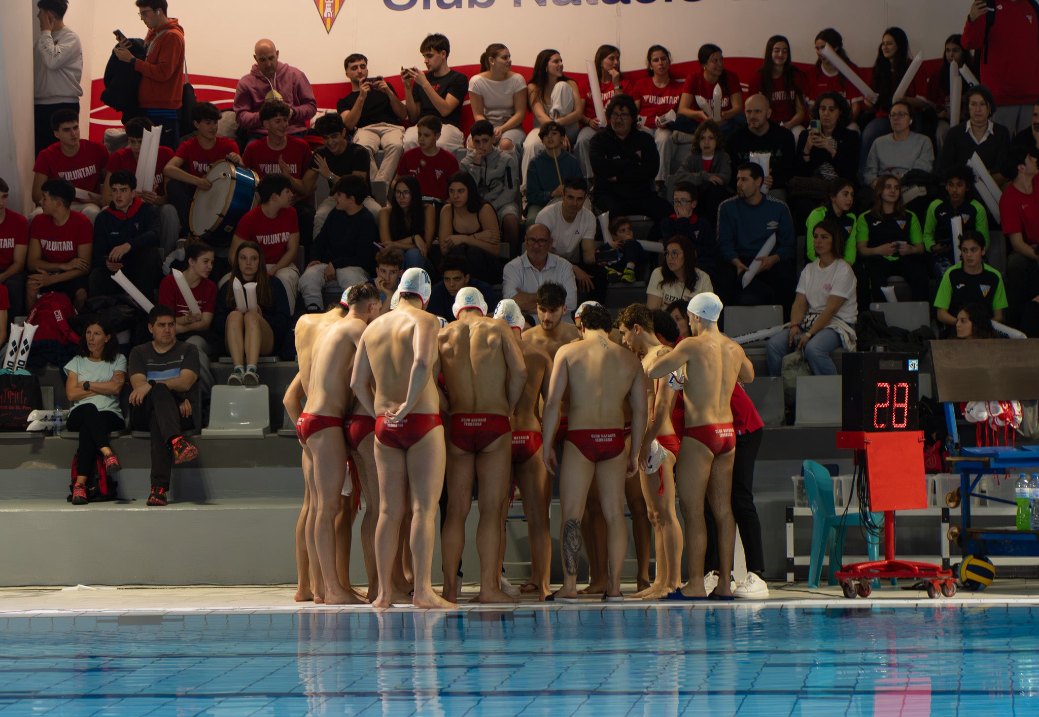 El CN Terrassa ha guanyat al CN Rubí als quarts de final de la Copa del Rei, que s'està disputant aquest cap de setmana a les instal·lacions del club terrassenc. Els de Sergi Mora han sabut dominar el partit des dels primers minuts i s'han imposat amb un resultat de 17-12. Gràcies a aquesta victòria, els egarencs avancen a semifinals i s'enfrontaran al CN Sabadell. El partit es jugarà aquest dissabte, 14 de març, a les 19:15 hores | Jan Romero