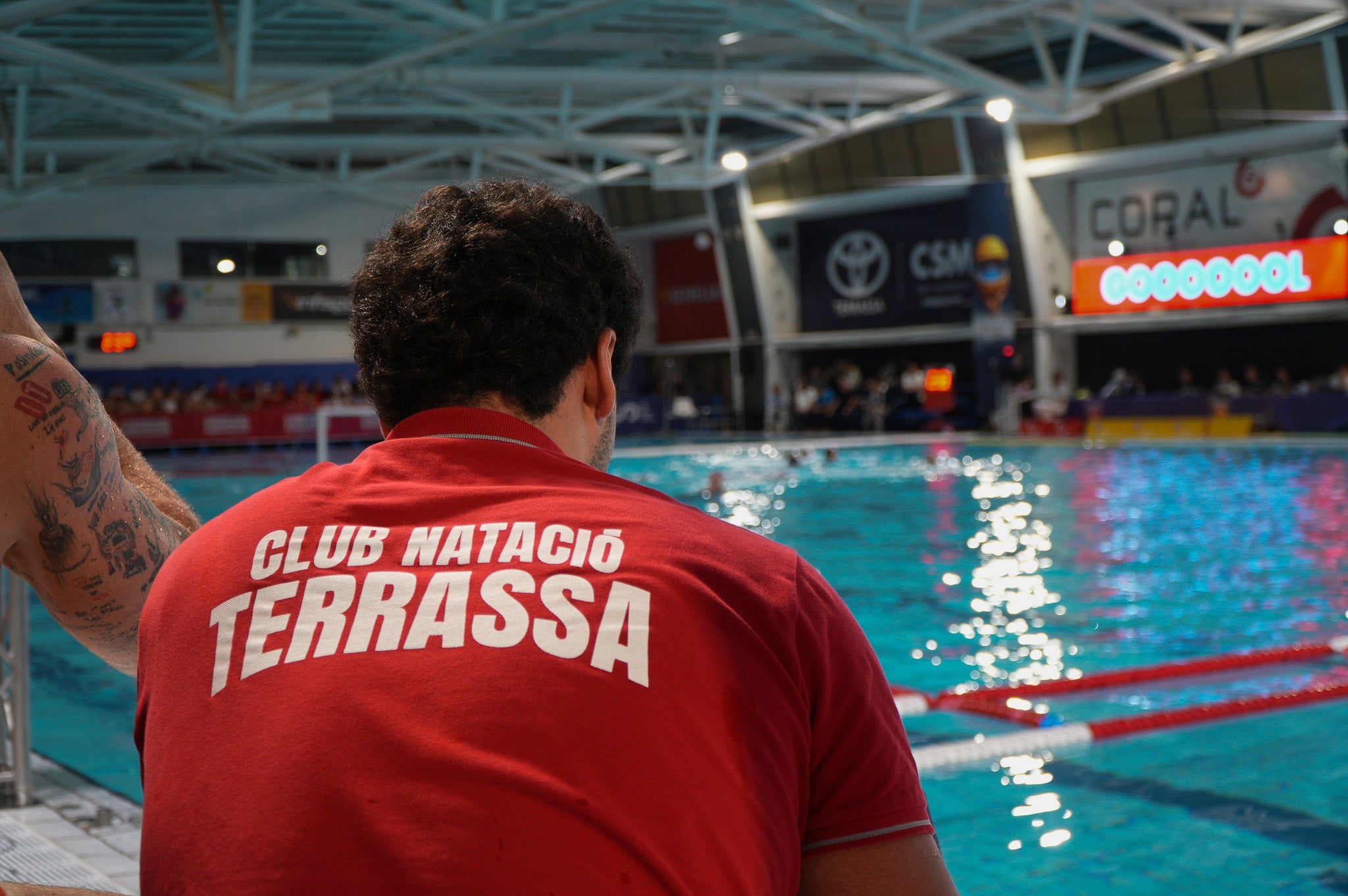 El CN Terrassa ha guanyat al CN Rubí als quarts de final de la Copa del Rei, que s'està disputant aquest cap de setmana a les instal·lacions del club terrassenc. Els de Sergi Mora han sabut dominar el partit des dels primers minuts i s'han imposat amb un resultat de 17-12. Gràcies a aquesta victòria, els egarencs avancen a semifinals i s'enfrontaran al CN Sabadell. El partit es jugarà aquest dissabte, 14 de març, a les 19:15 hores | Jan Romero