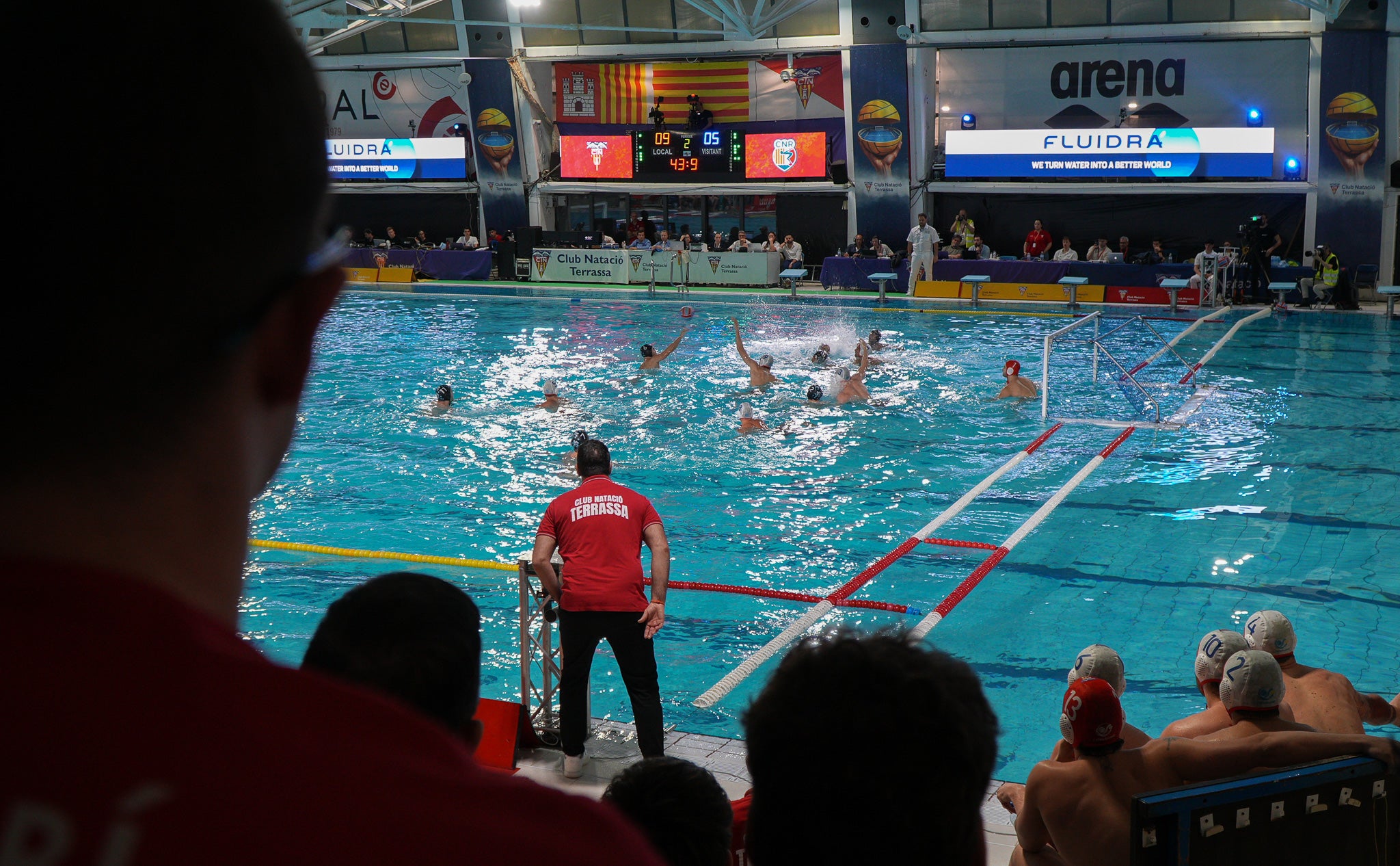 El CN Terrassa ha guanyat al CN Rubí als quarts de final de la Copa del Rei, que s'està disputant aquest cap de setmana a les instal·lacions del club terrassenc. Els de Sergi Mora han sabut dominar el partit des dels primers minuts i s'han imposat amb un resultat de 17-12. Gràcies a aquesta victòria, els egarencs avancen a semifinals i s'enfrontaran al CN Sabadell. El partit es jugarà aquest dissabte, 14 de març, a les 19:15 hores | Jan Romero