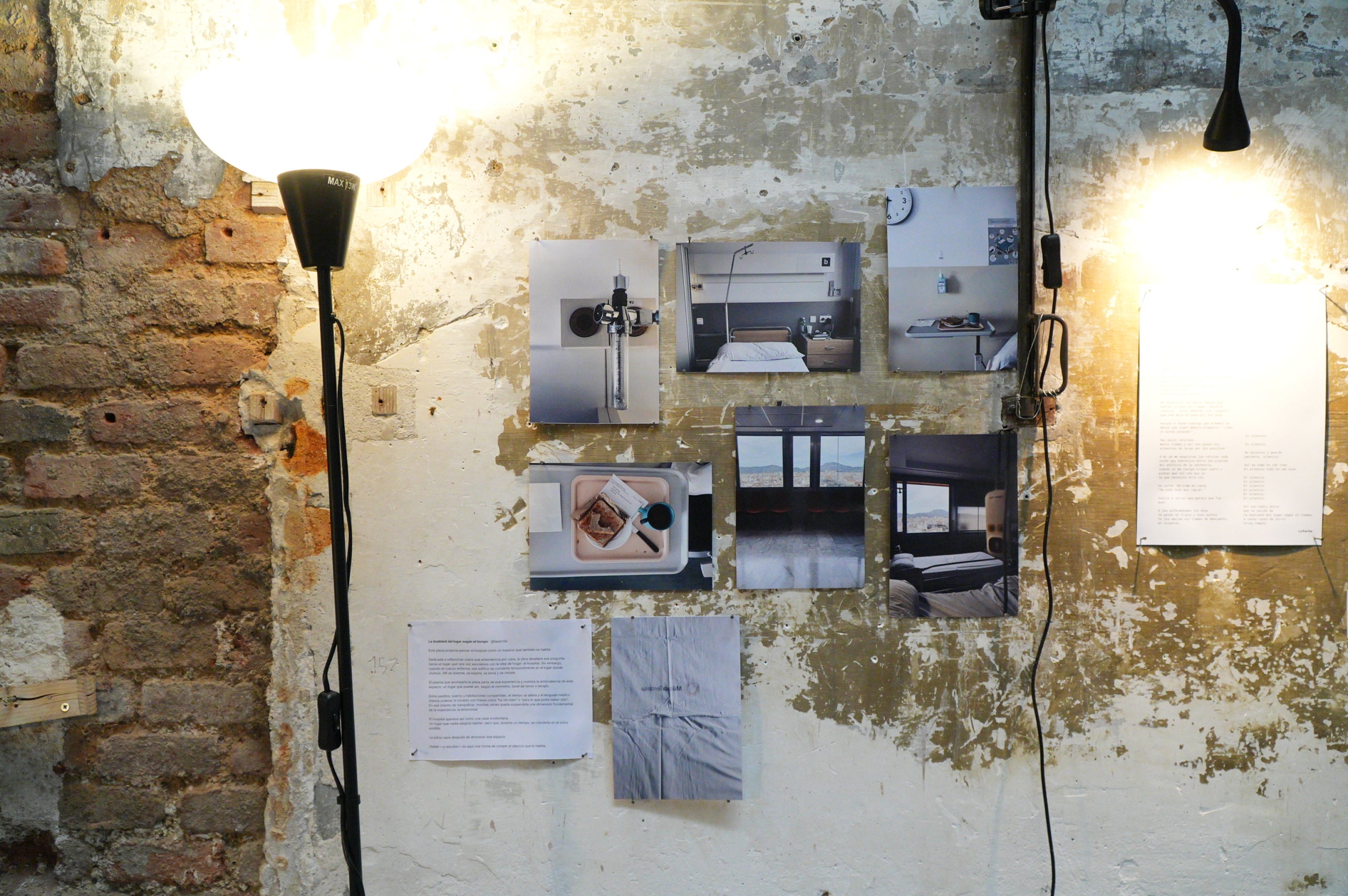 El Corralito Centre de Creació Artística ha acollit aquest cap de setmana una nova edició de la Qlectiva, una exposició col·lectiva que reuneix artistes i projectes de la ciutat i del territori al voltant d’un mateix concepte. En aquesta ocasió, la mostra ha girat al voltant dels conceptes de casa, habitatge, llar i ocupació. En aquesta edició s’han presentat un total de 19 propostes, que inclouen instal·lacions artístiques, pintura, fotografia, performances i altres formats contemporanis, així com la participació d’entitats i moviments socials de la ciutat de Terrassa,