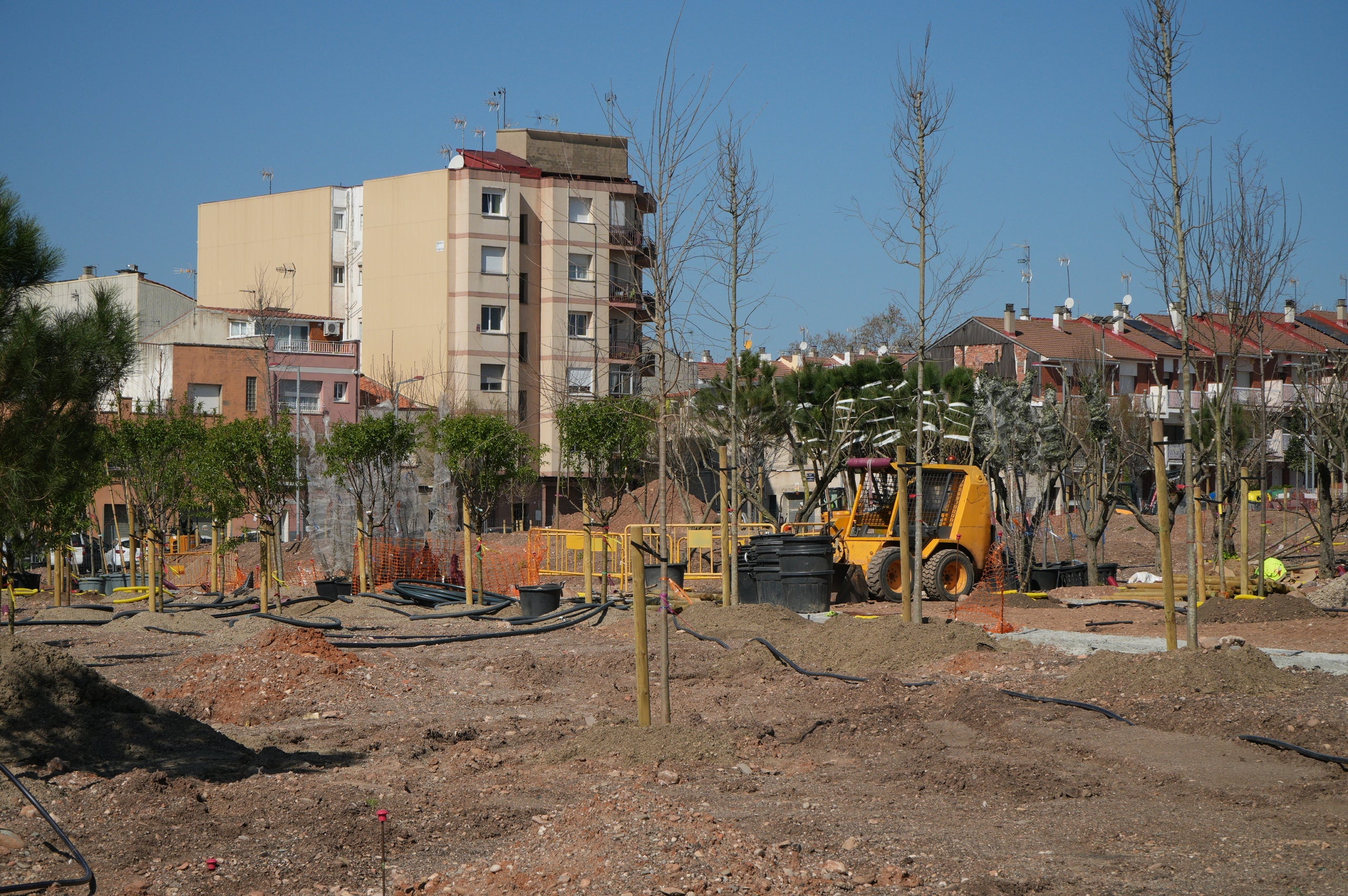 El Parc de la República encara els últims mesos d’obres. El govern municipal ha anunciat que té previst que el nou pulmó verd de la ciutat es pugui inaugurar aquest estiu. En aquesta tercera fase, s’estan fent les diferents plataformes que conformen el parc de Sant Pere Nord, els camins longitudinals nord-sud, la bassa de reg, els paviments, la jardineria i altres elements. La proposta arquitectònica vol recuperar la identitat del passat d'aquest espai públic valorant l'àmbit rural i de gestió de l'aigua, i inclourà quatre espais de jocs infantils, zona enjardinada i un hort urbà.