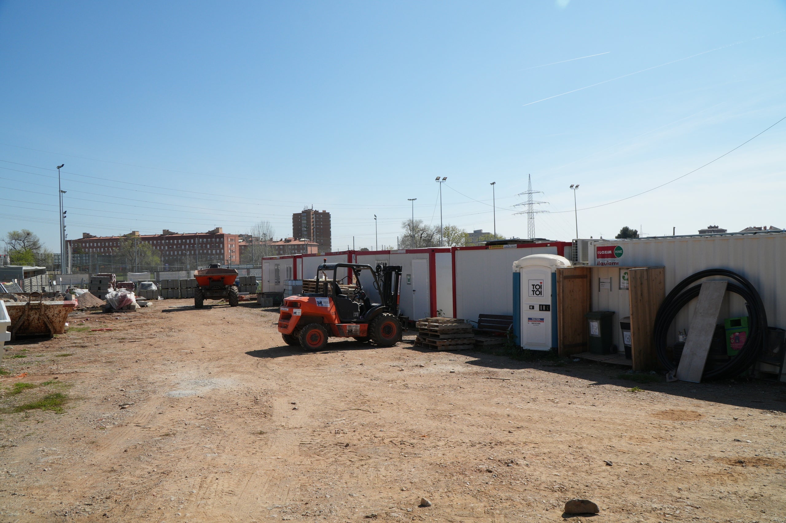 El Parc de la República encara els últims mesos d’obres. El govern municipal ha anunciat que té previst que el nou pulmó verd de la ciutat es pugui inaugurar aquest estiu. En aquesta tercera fase, s’estan fent les diferents plataformes que conformen el parc de Sant Pere Nord, els camins longitudinals nord-sud, la bassa de reg, els paviments, la jardineria i altres elements. La proposta arquitectònica vol recuperar la identitat del passat d'aquest espai públic valorant l'àmbit rural i de gestió de l'aigua, i inclourà quatre espais de jocs infantils, zona enjardinada i un hort urbà.