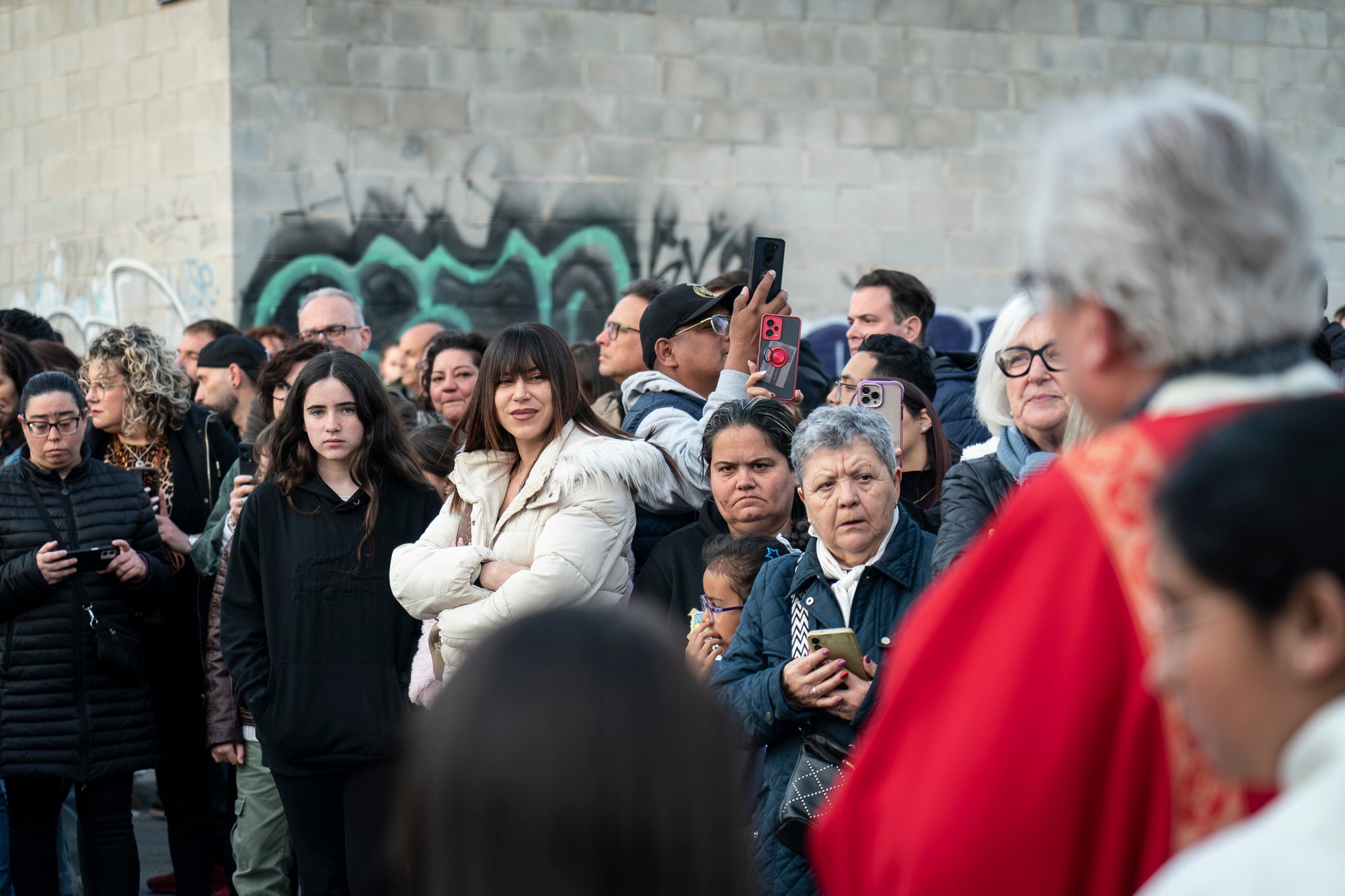 Com és tradició, aquest Dijous Sant el barri de les Arenes ha acollit la Procesión del Encuentro. La jornada ha comptat amb la participació de les confraries Hermandad Jesús Cautivo y María Santísima de las Arenas; Hermandad Nuestro Padre Jesús Nazareno y Virgen de los Dolores de Terrassa; i Cofradía Virgen de las Angustias de Terrassa del Centro Andaluz de Nueva Carteya | Mireia Comas