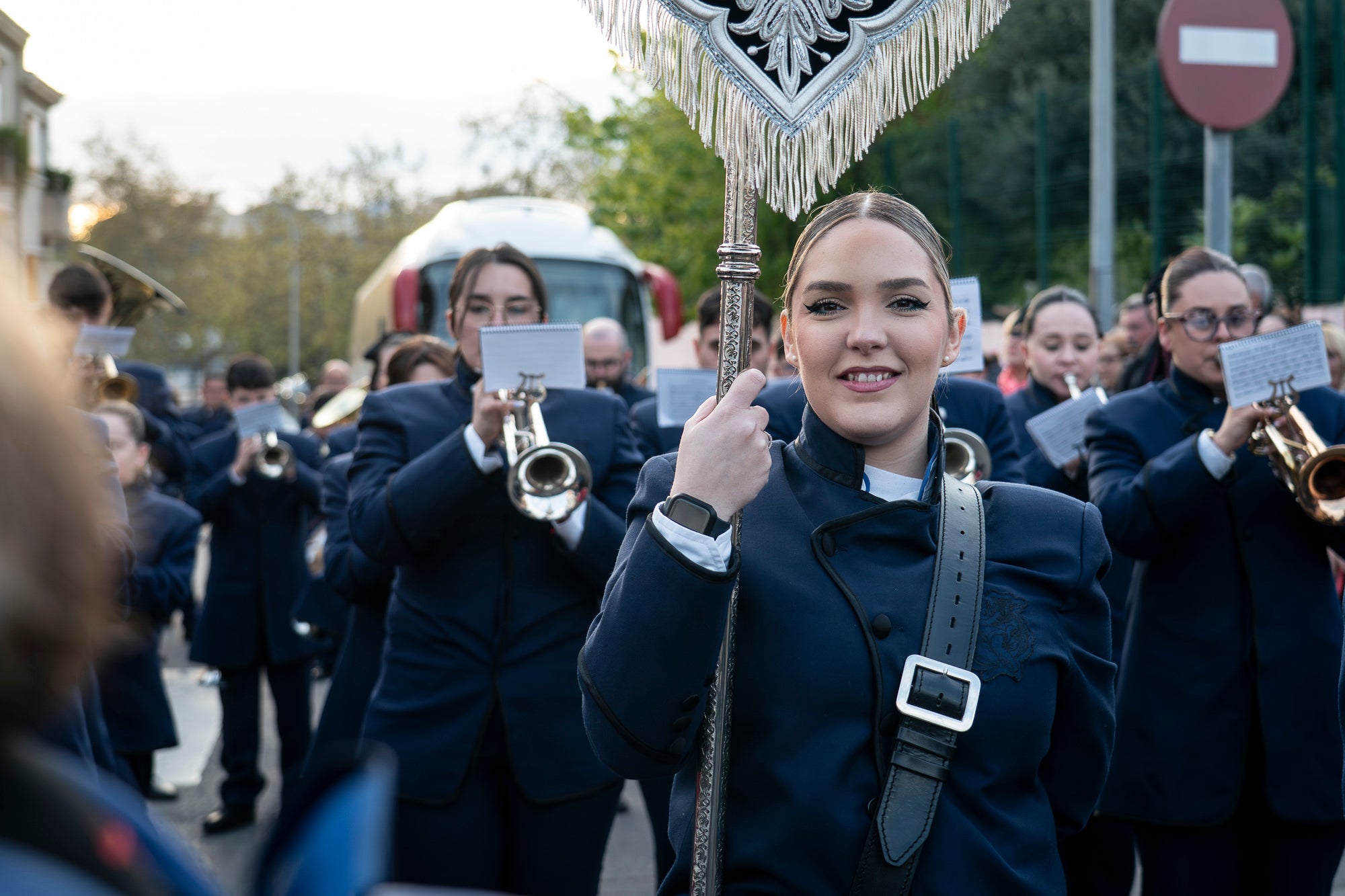 Com és tradició, aquest Dijous Sant el barri de les Arenes ha acollit la Procesión del Encuentro. La jornada ha comptat amb la participació de les confraries Hermandad Jesús Cautivo y María Santísima de las Arenas; Hermandad Nuestro Padre Jesús Nazareno y Virgen de los Dolores de Terrassa; i Cofradía Virgen de las Angustias de Terrassa del Centro Andaluz de Nueva Carteya | Mireia Comas