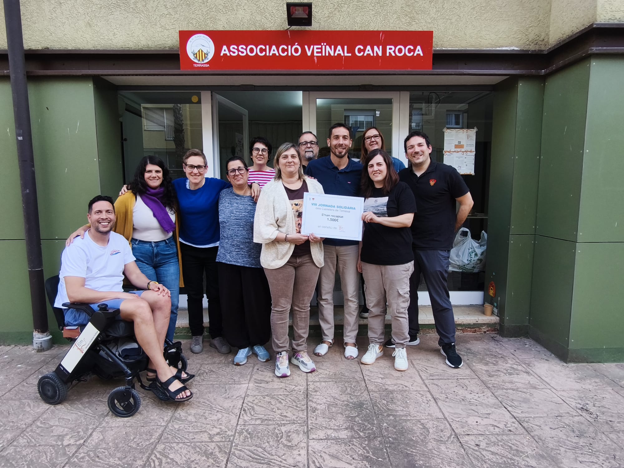 Lliurament de la recaptació feta durant la jornada solidària | Castellers de Terrassa