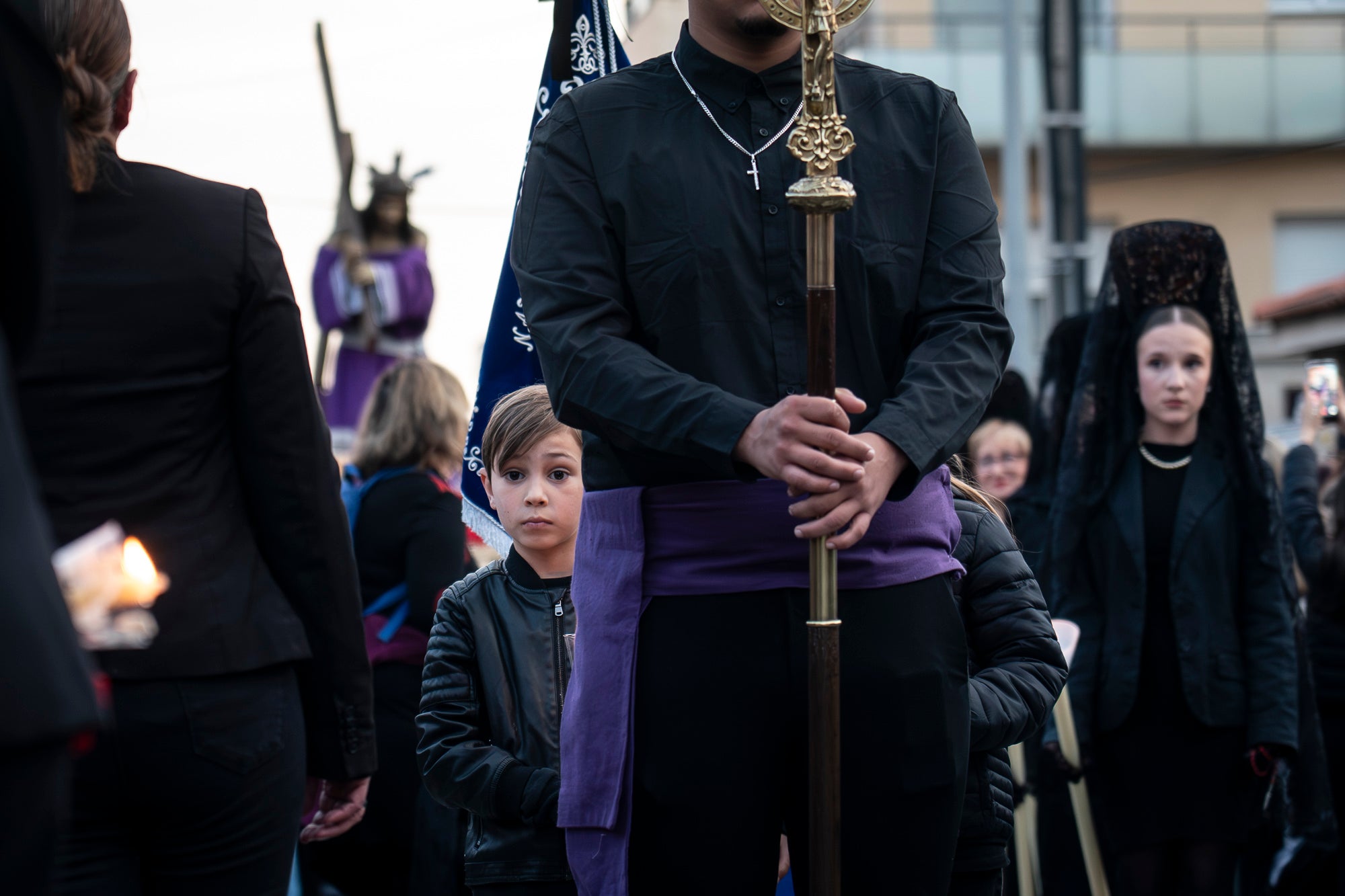 Com és tradició, aquest Dijous Sant el barri de les Arenes ha acollit la Procesión del Encuentro. La jornada ha comptat amb la participació de les confraries Hermandad Jesús Cautivo y María Santísima de las Arenas; Hermandad Nuestro Padre Jesús Nazareno y Virgen de los Dolores de Terrassa; i Cofradía Virgen de las Angustias de Terrassa del Centro Andaluz de Nueva Carteya | Mireia Comas