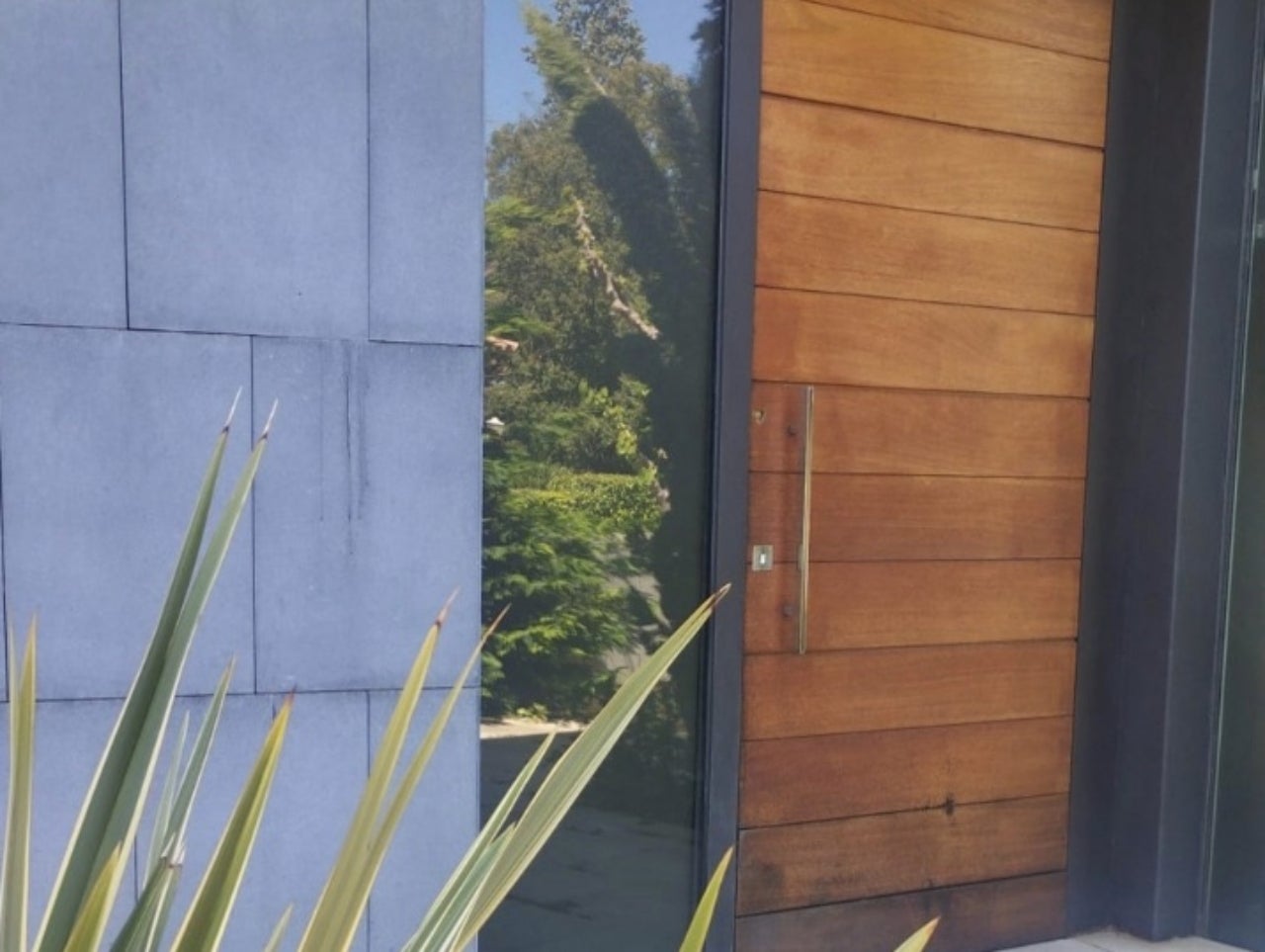 Porta principal de l'habitatge violentat | Policia Local de Matadepera