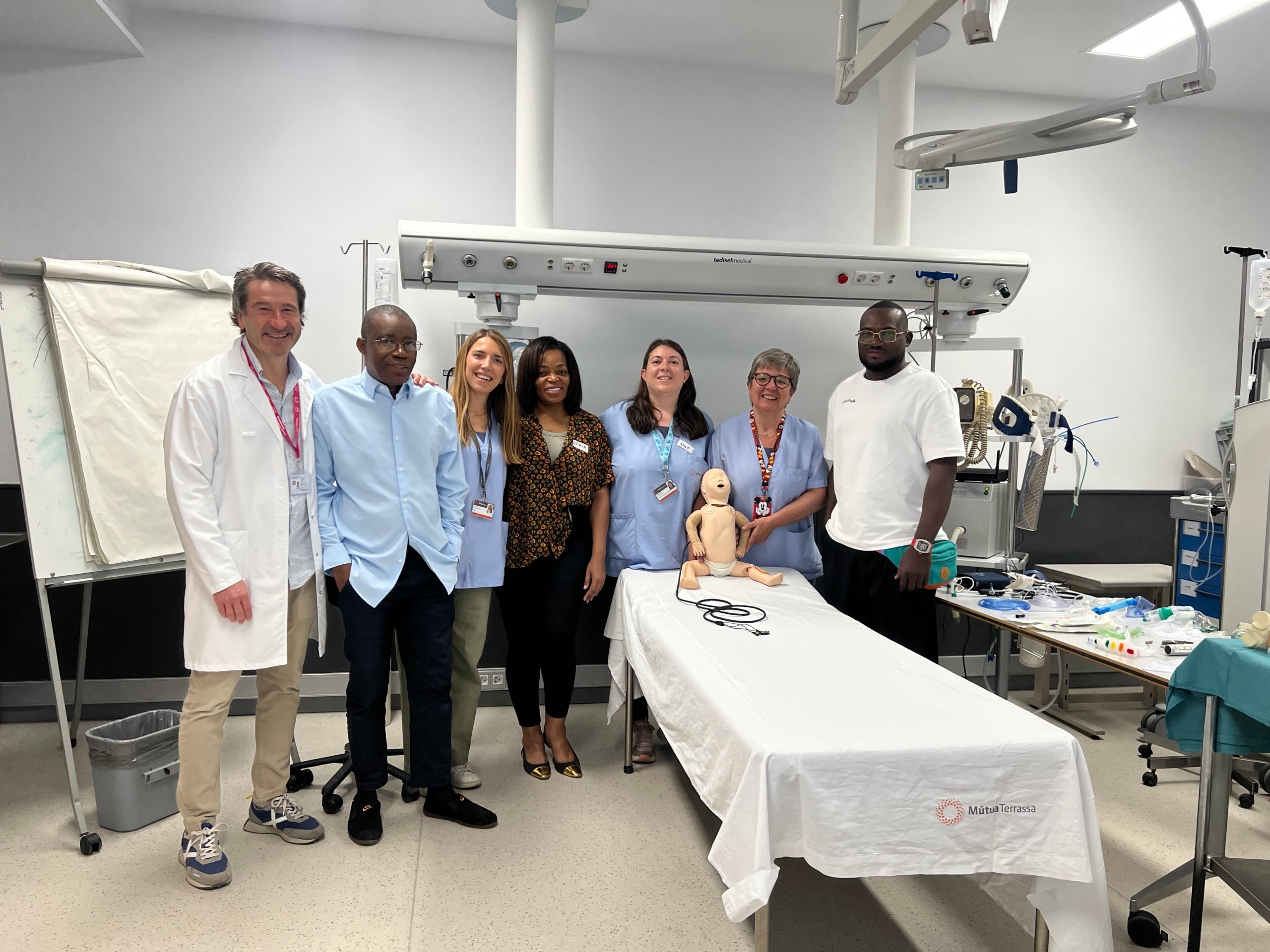 L'Hospital Universitari MútuaTerrassa promou una experiència d'intercanvi docent amb professionals sanitaris de Guinea Equatorial | MútuaTerrassa