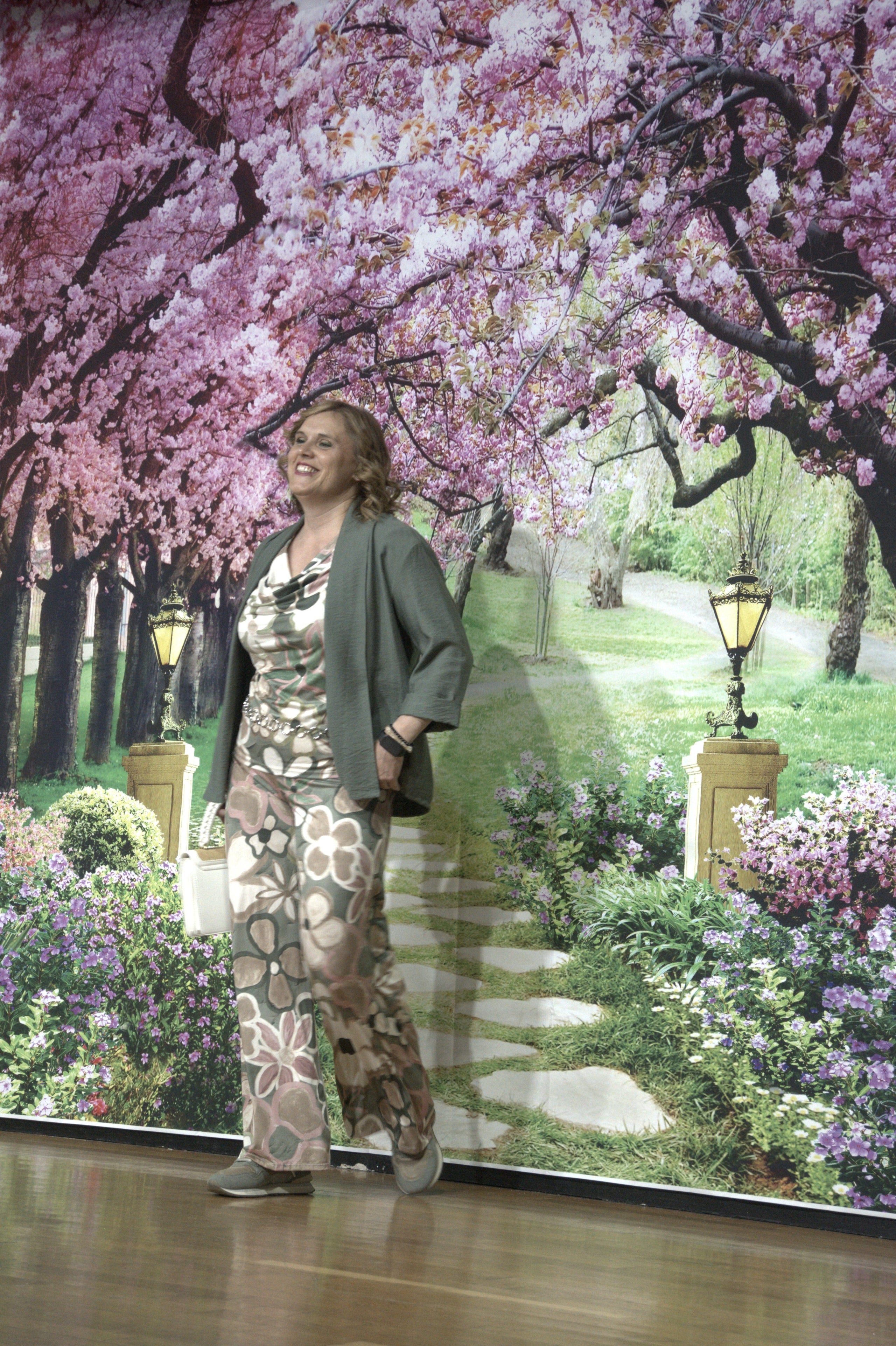 Can Palet va viure aquest dissabte passat al centre cívic Alcalde Morera la seva tercera Desfilada de Models, amb dones de totes les edats, dels deu als vuitanta anys, portant roba de les botigues del barri. Van ser una quinzena, amb tres passis i conjunts diferents cada vegada, i entre les quals hi havia fins i tot la regidora del Districte 3, Montserrat Alba. En aquesta ocasió, es tractava de la moda primavera-estiu. Com a mestra de cerimònies, oficiava la vicepresidenta de Comerç Can Palet, Olivia Ferre, i la roba provenia de Merceria Nati i Desitjos Lisis. Per a la preparació, es disposava de l'equip de la maquilladora Pilar Mirelles i Kassandra Perruquers i els maniquins de Bazar La Isla. Entre passi i passi, va actuar el grup de cançó popular de l'Associació Raíces de Andalucía | Eva Cañas/Pilar Miralles