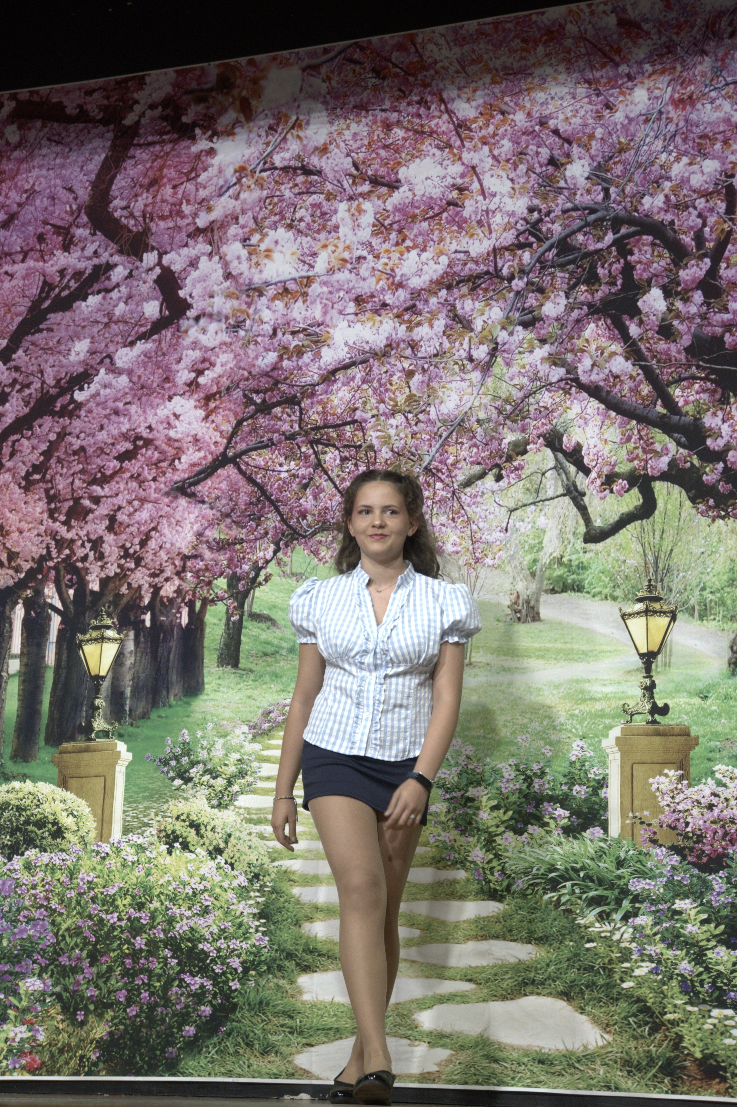 Can Palet va viure aquest dissabte passat al centre cívic Alcalde Morera la seva tercera Desfilada de Models, amb dones de totes les edats, dels deu als vuitanta anys, portant roba de les botigues del barri. Van ser una quinzena, amb tres passis i conjunts diferents cada vegada, i entre les quals hi havia fins i tot la regidora del Districte 3, Montserrat Alba. En aquesta ocasió, es tractava de la moda primavera-estiu. Com a mestra de cerimònies, oficiava la vicepresidenta de Comerç Can Palet, Olivia Ferre, i la roba provenia de Merceria Nati i Desitjos Lisis. Per a la preparació, es disposava de l'equip de la maquilladora Pilar Mirelles i Kassandra Perruquers i els maniquins de Bazar La Isla. Entre passi i passi, va actuar el grup de cançó popular de l'Associació Raíces de Andalucía | Eva Cañas/Pilar Miralles