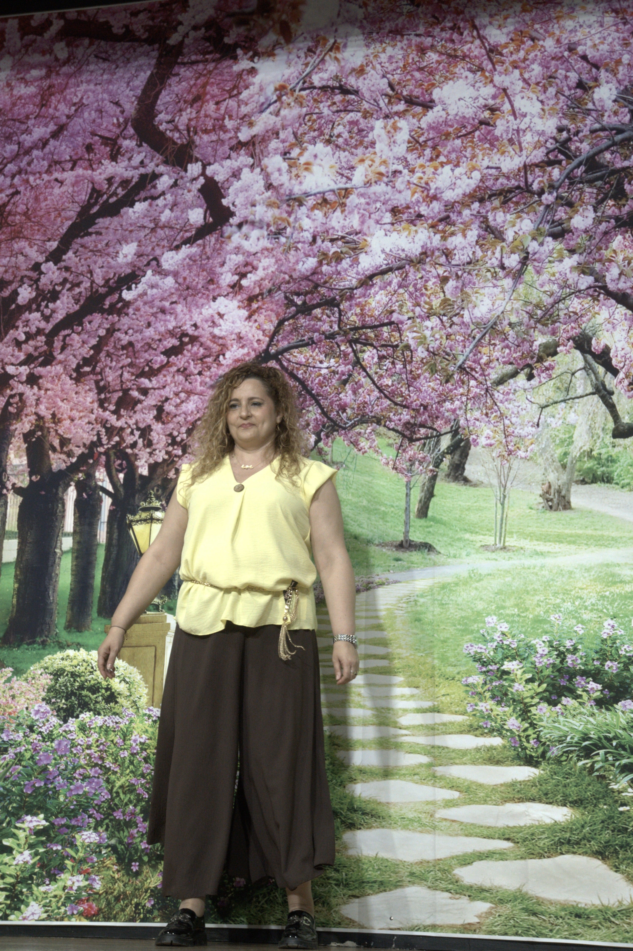 Can Palet va viure aquest dissabte passat al centre cívic Alcalde Morera la seva tercera Desfilada de Models, amb dones de totes les edats, dels deu als vuitanta anys, portant roba de les botigues del barri. Van ser una quinzena, amb tres passis i conjunts diferents cada vegada, i entre les quals hi havia fins i tot la regidora del Districte 3, Montserrat Alba. En aquesta ocasió, es tractava de la moda primavera-estiu. Com a mestra de cerimònies, oficiava la vicepresidenta de Comerç Can Palet, Olivia Ferre, i la roba provenia de Merceria Nati i Desitjos Lisis. Per a la preparació, es disposava de l'equip de la maquilladora Pilar Mirelles i Kassandra Perruquers i els maniquins de Bazar La Isla. Entre passi i passi, va actuar el grup de cançó popular de l'Associació Raíces de Andalucía | Eva Cañas/Pilar Miralles